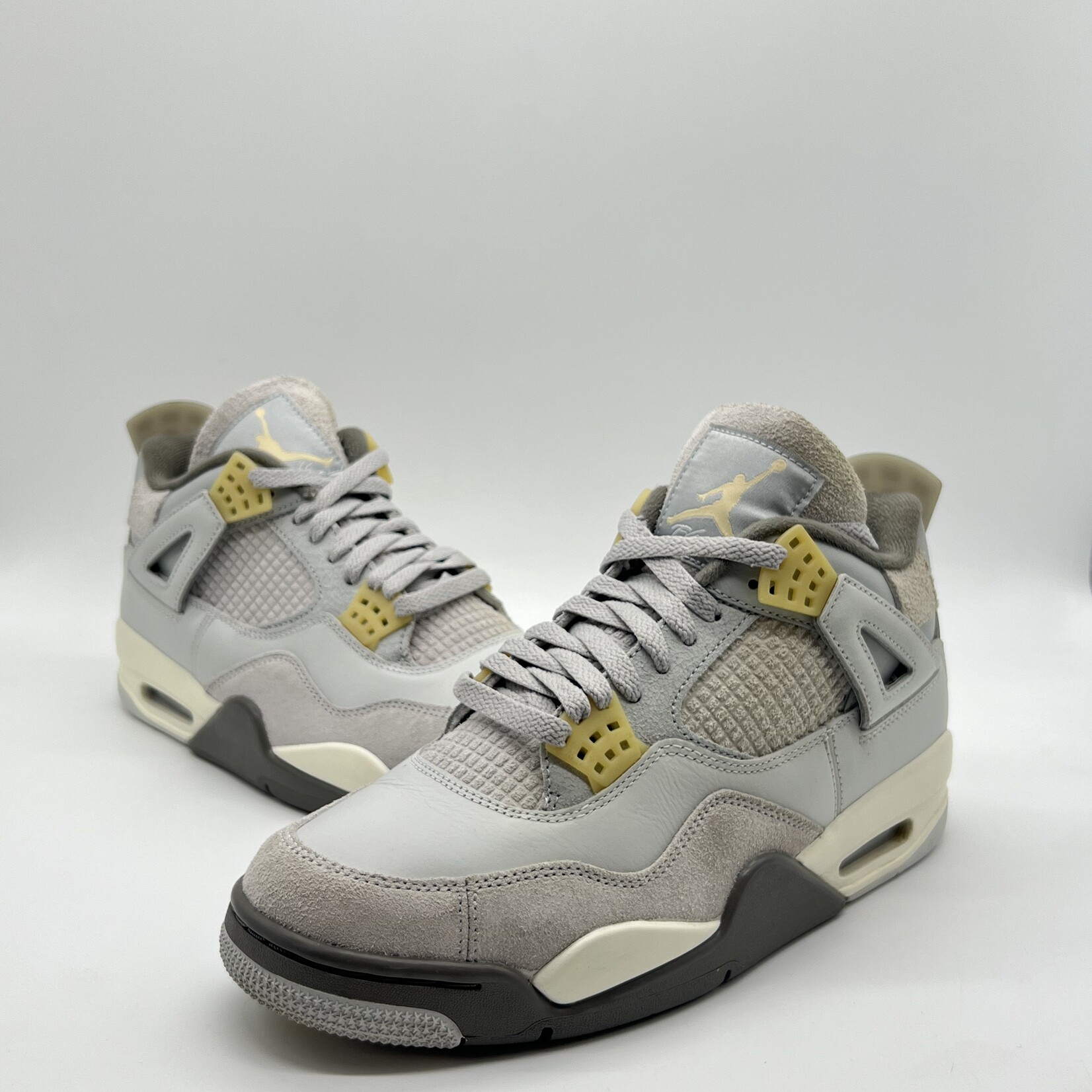 Jordan 4 Retro SE Craft Photon Dust