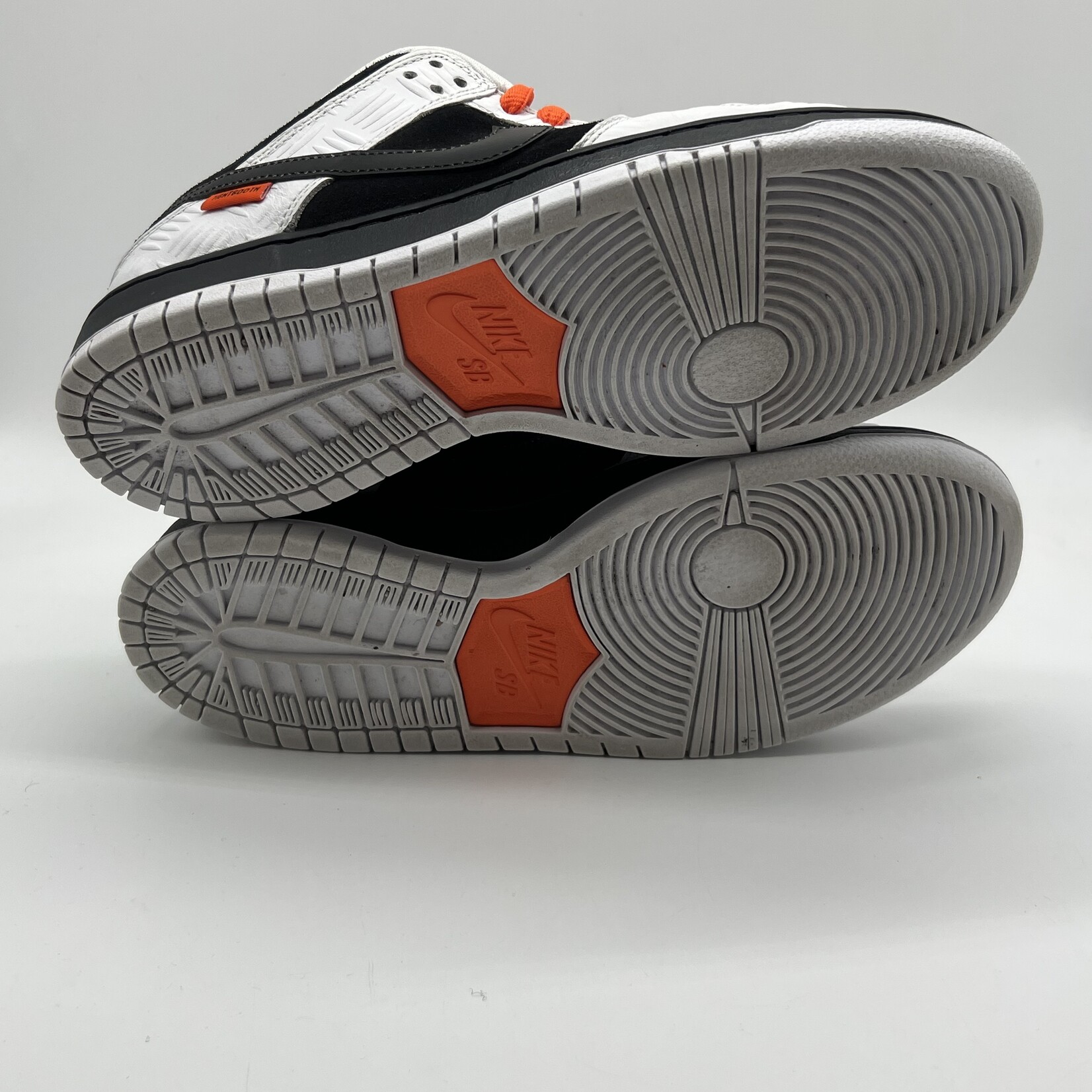 Nike SB Dunk Low TIGHTBOOTH
