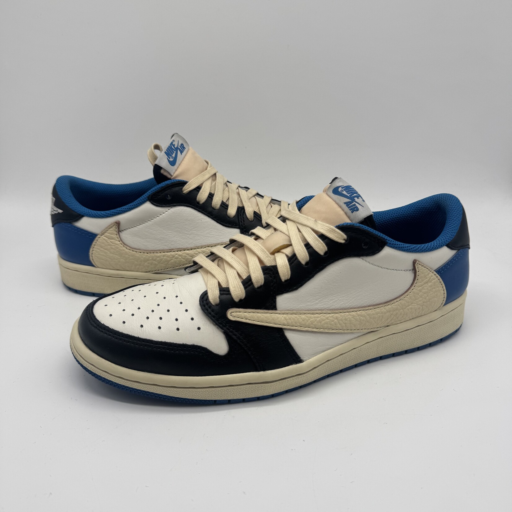 Jordan 1 Retro Low OG SP Fragment x Travis Scott