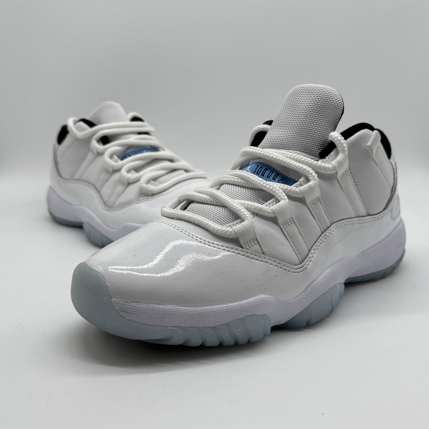 Jordan 11 Retro Low Legend Blue