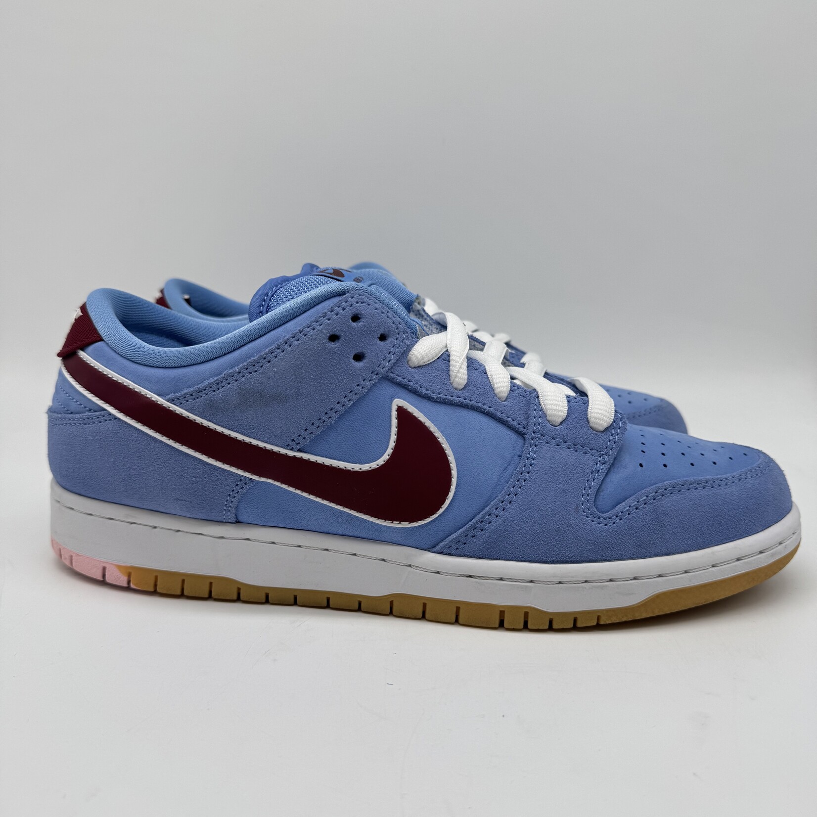 Nike SB Dunk Low Philadelphia Phillies