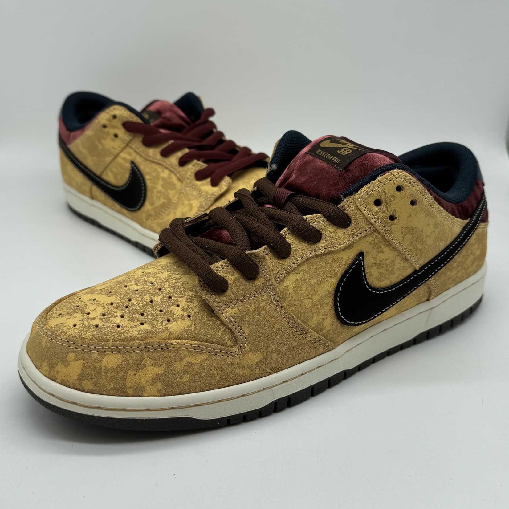 Nike SB Dunk Low City of Cinema