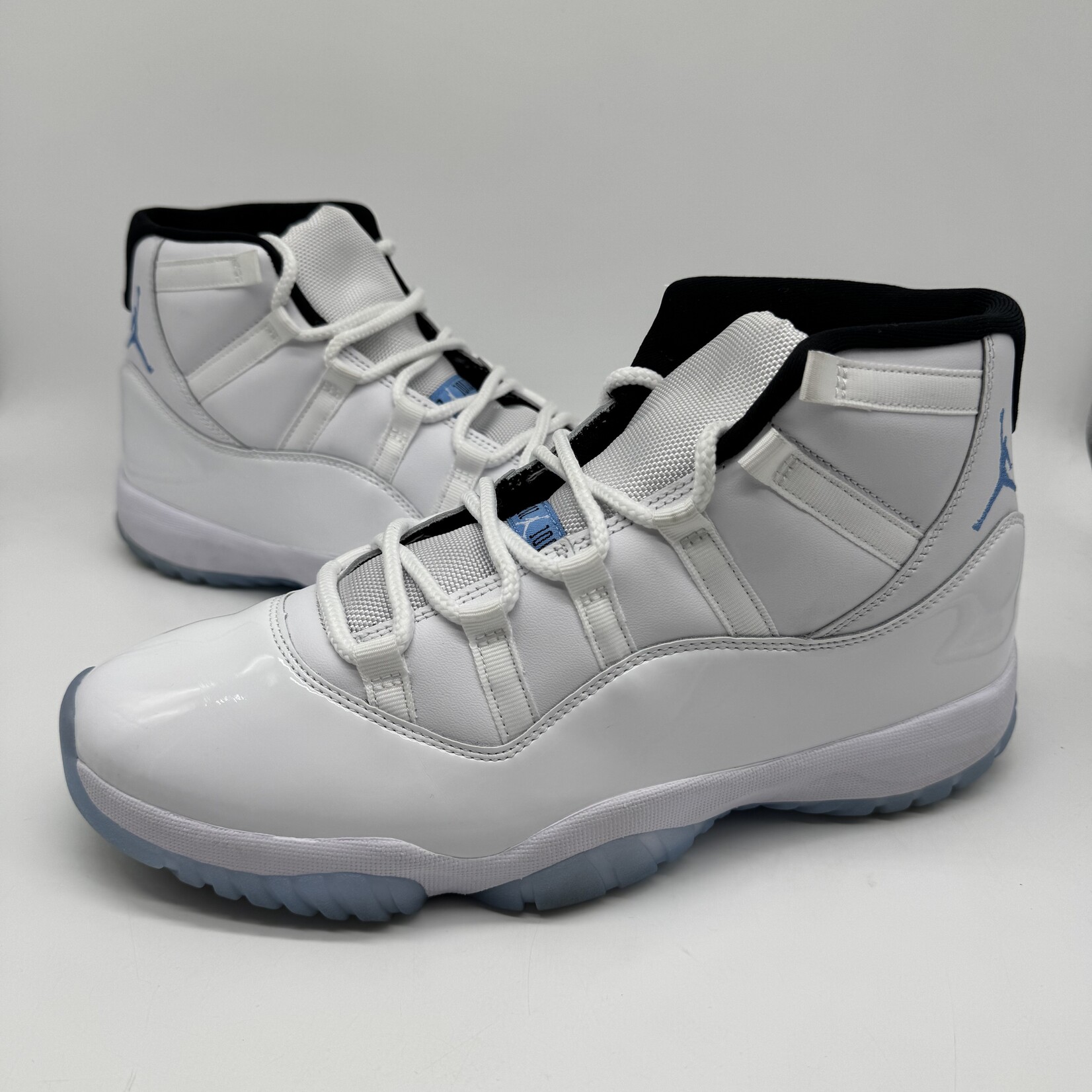 Jordan 11 Retro Legend Blue (2024)