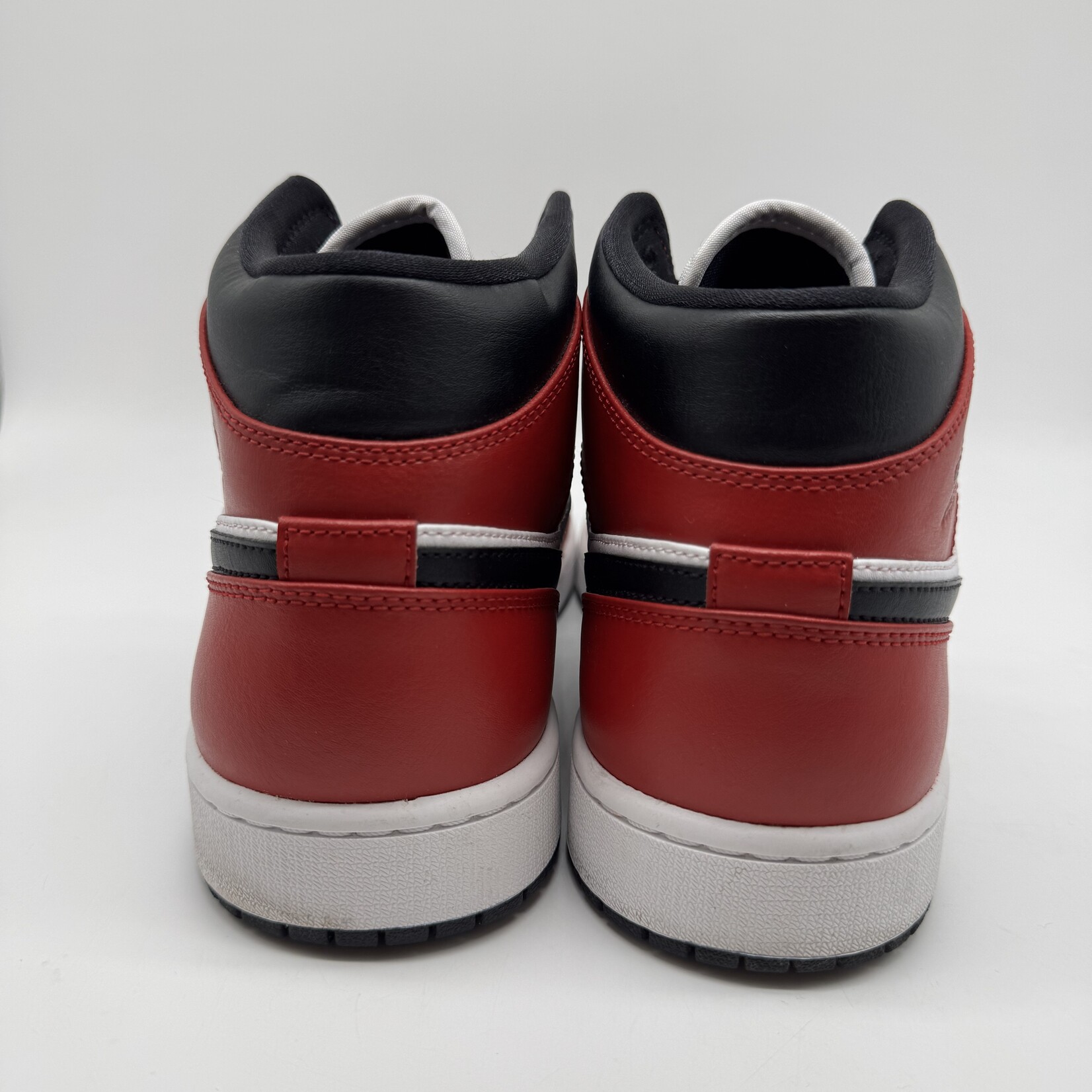 Jordan 1 Mid Chicago Toe
