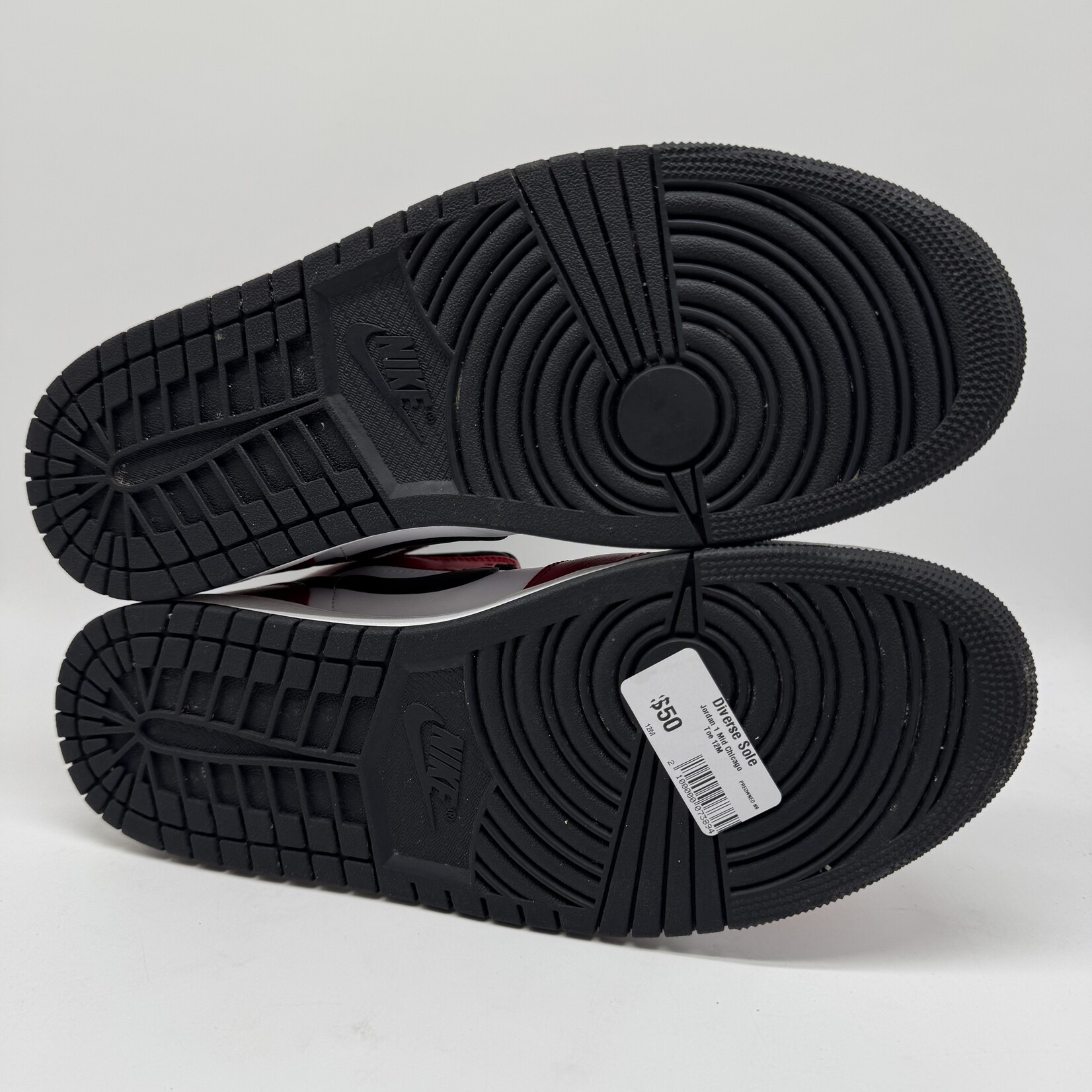 Jordan 1 Mid Chicago Toe