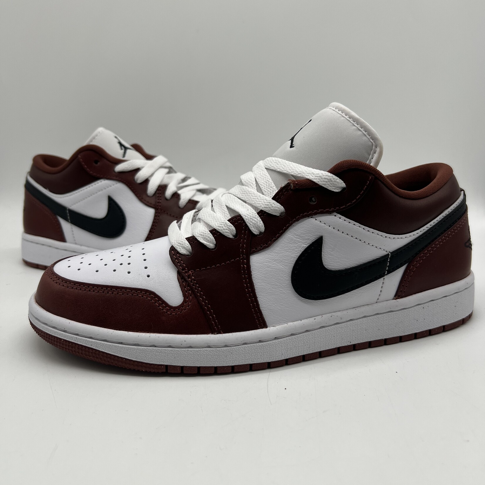 Jordan 1 Low SE Dark Pony