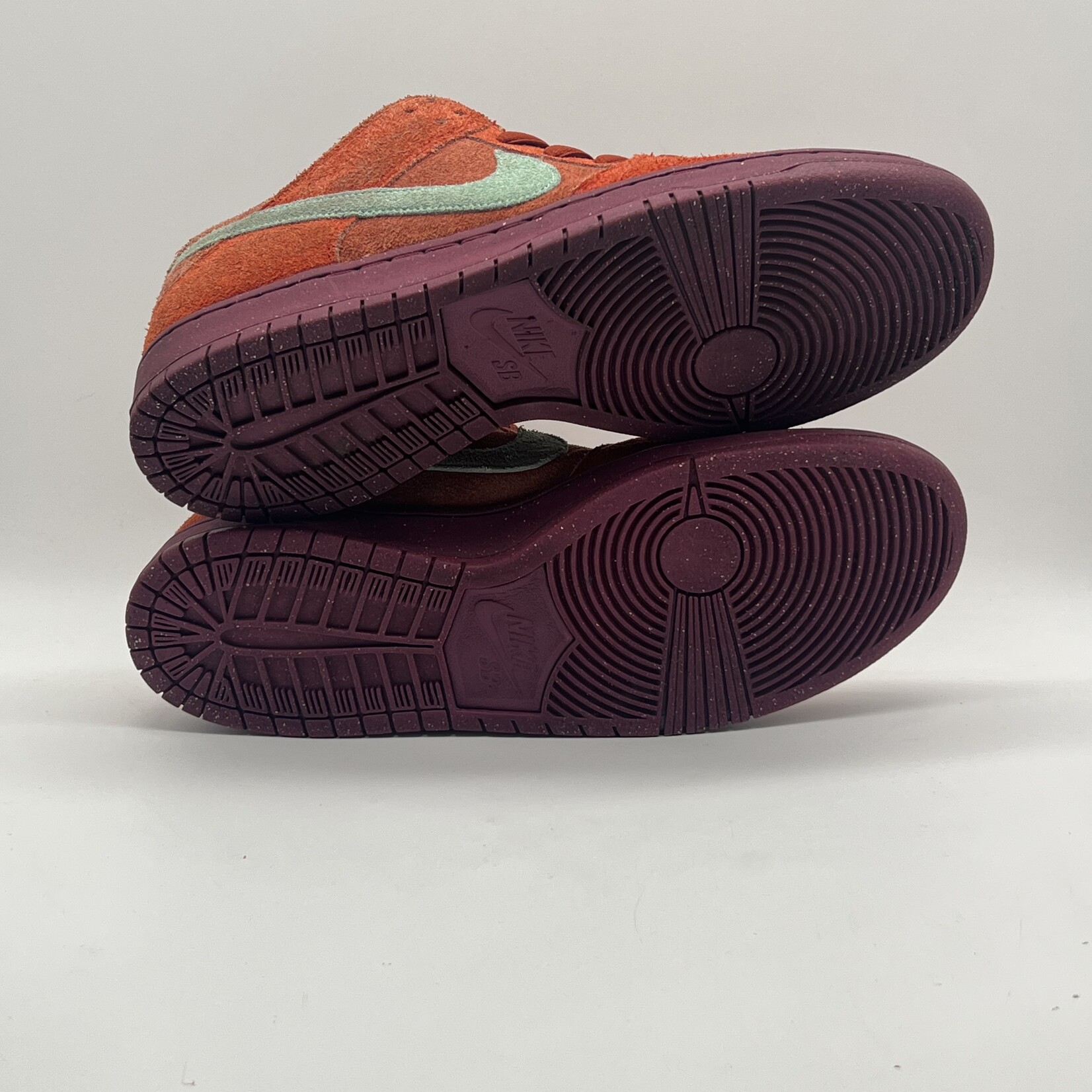 Nike SB Dunk Low Orange Emerald Rise