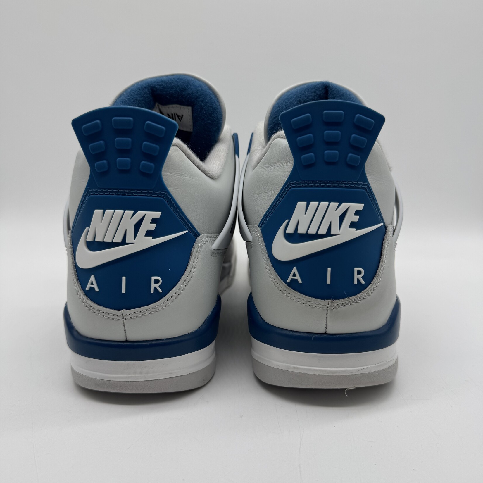 Jordan 4 Retro Military Blue (2024)