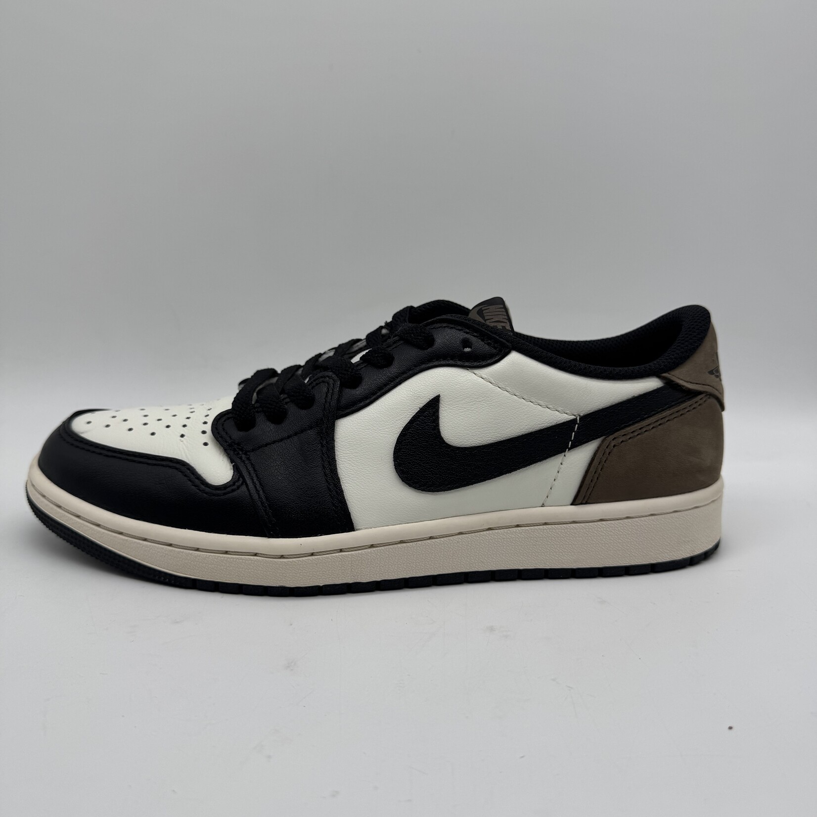Jordan 1 Retro Low OG Mocha