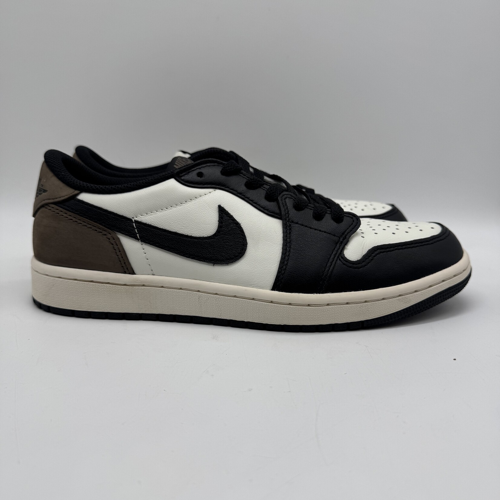 Jordan 1 Retro Low OG Mocha