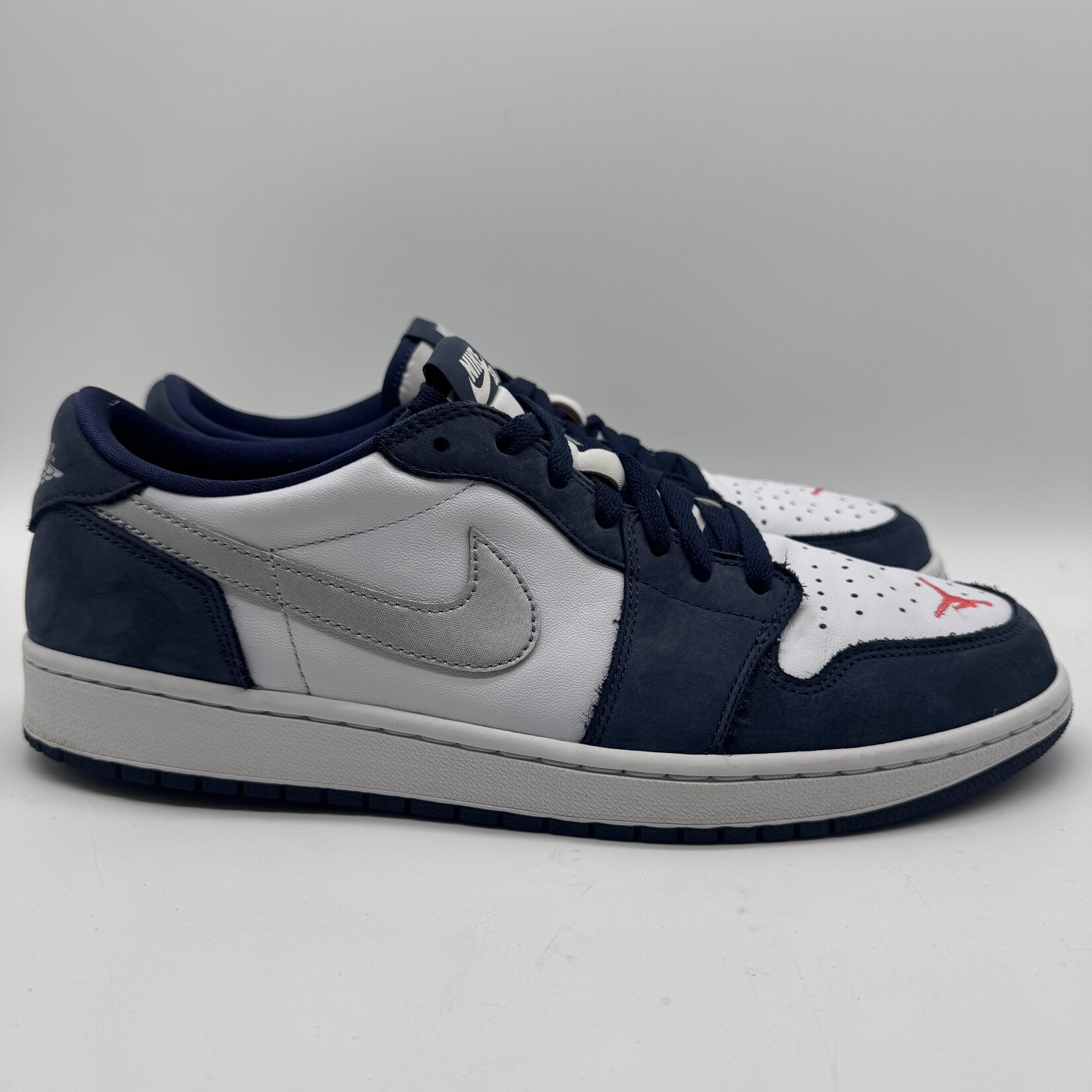 Jordan 1 Low SB Midnight Navy