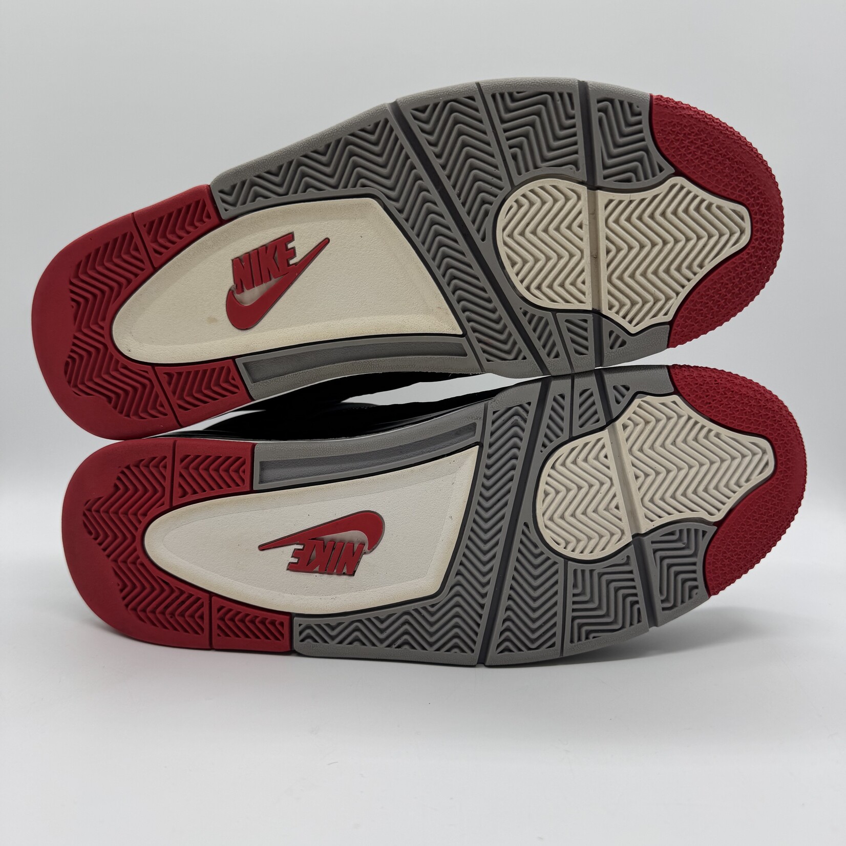 Jordan 4 Retro Bred (2019)