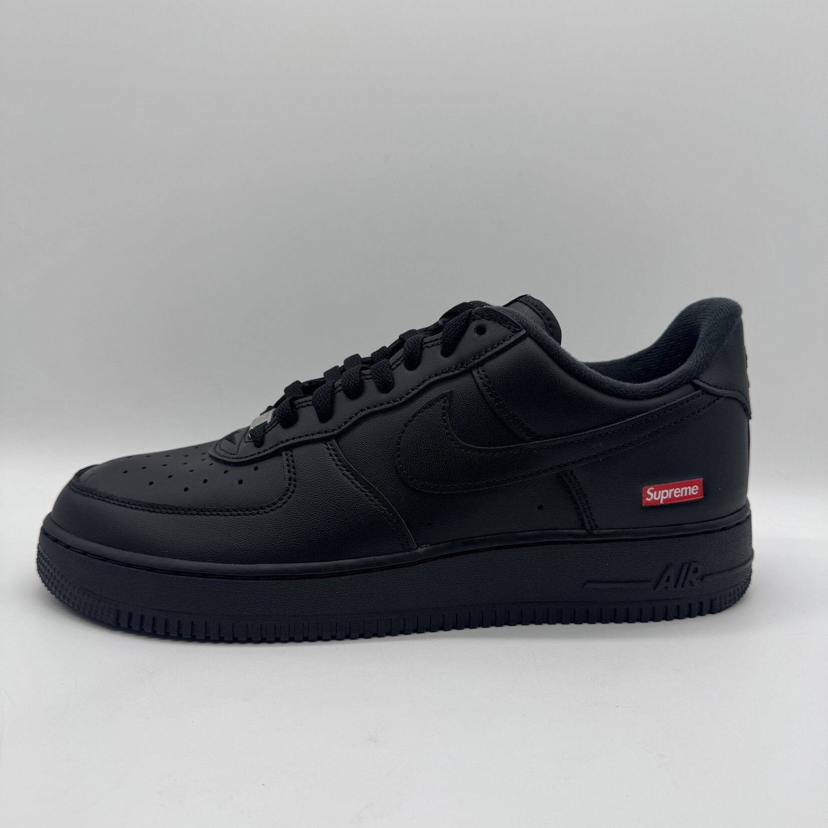 Nike Air Force 1 Low Supreme Black