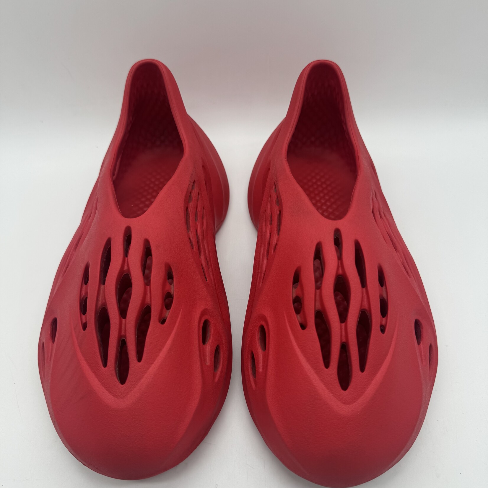 Yeezy Foam RNNR Vermillion