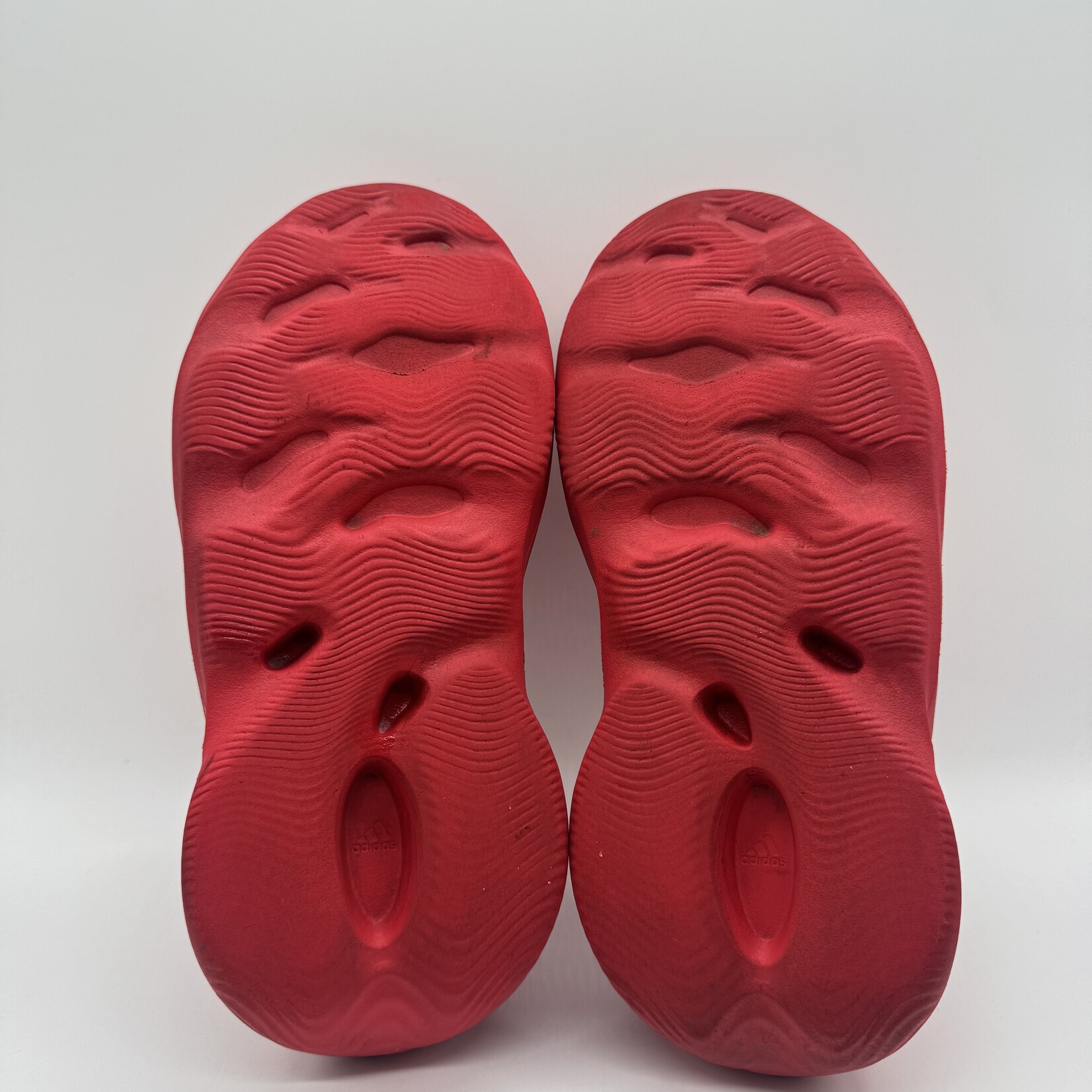 Yeezy Foam RNNR Vermillion
