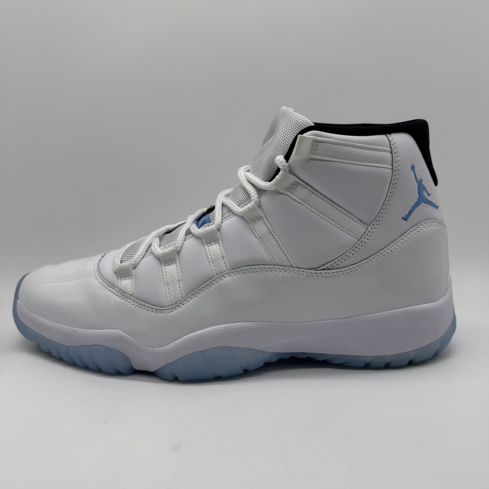 Jordan 11 Retro Legend Blue (2024)