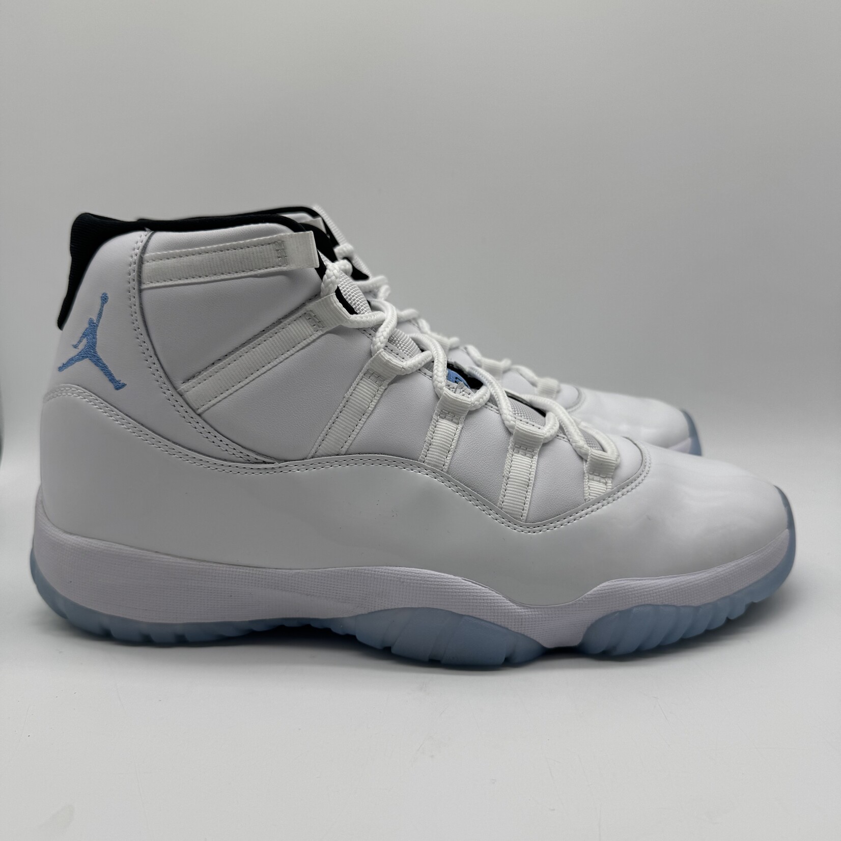 Jordan 11 Retro Legend Blue (2024)