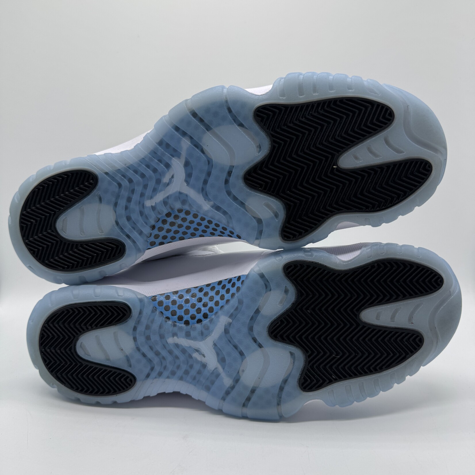 Jordan 11 Retro Legend Blue (2024)