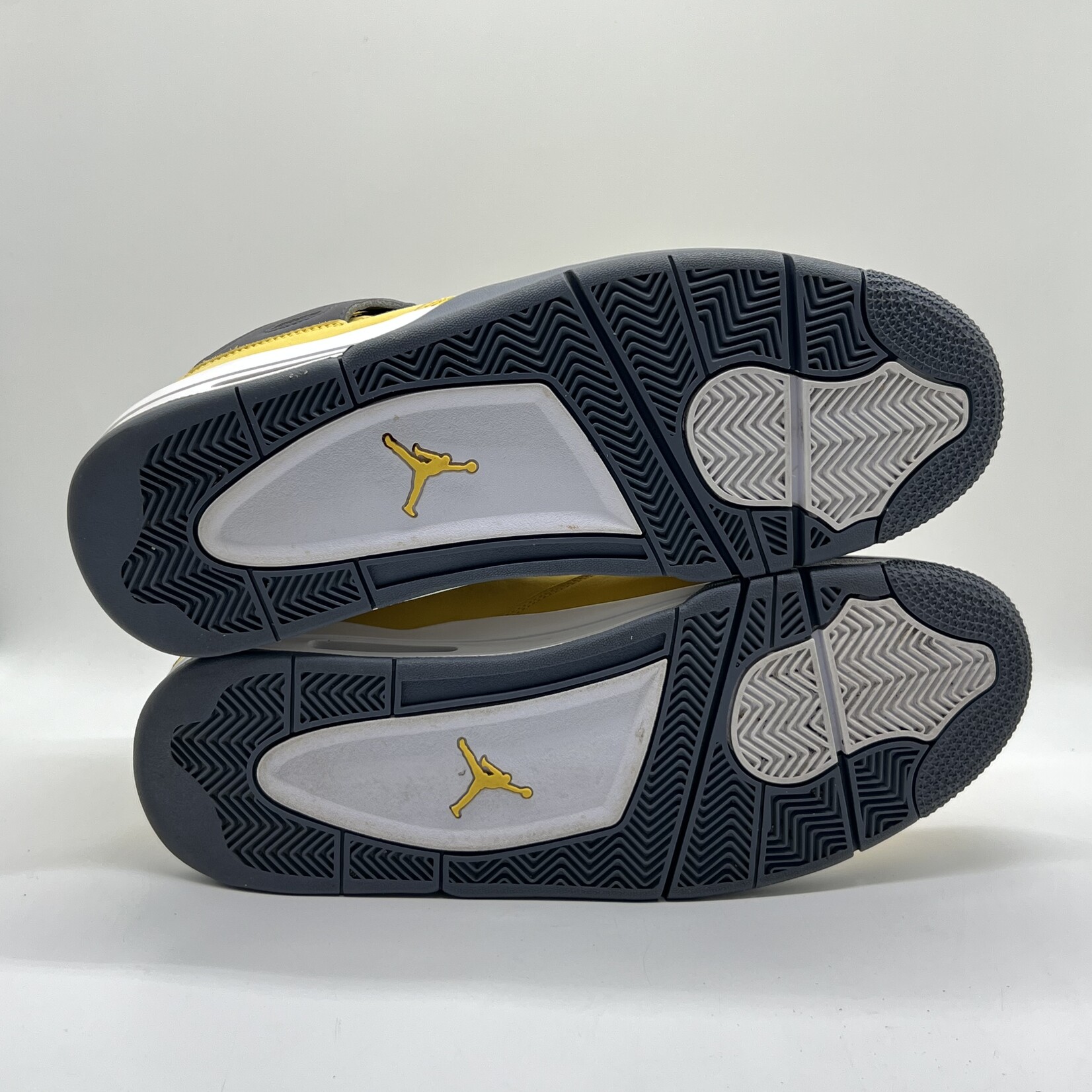 Jordan 4 Retro Lightning (2021)