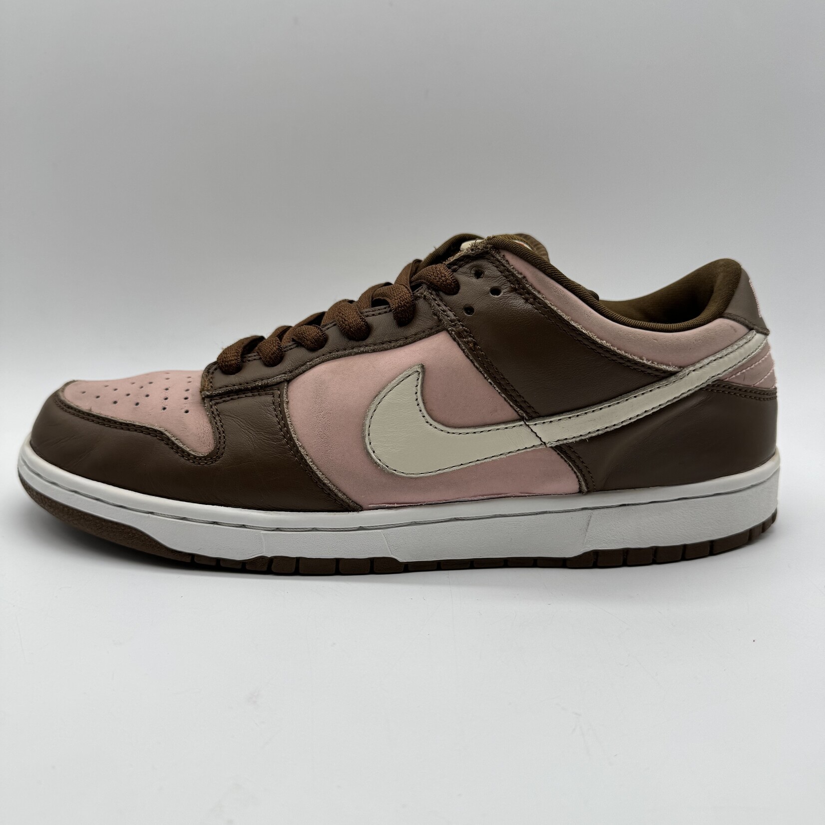Nike SB Dunk Low Stussy Cherry