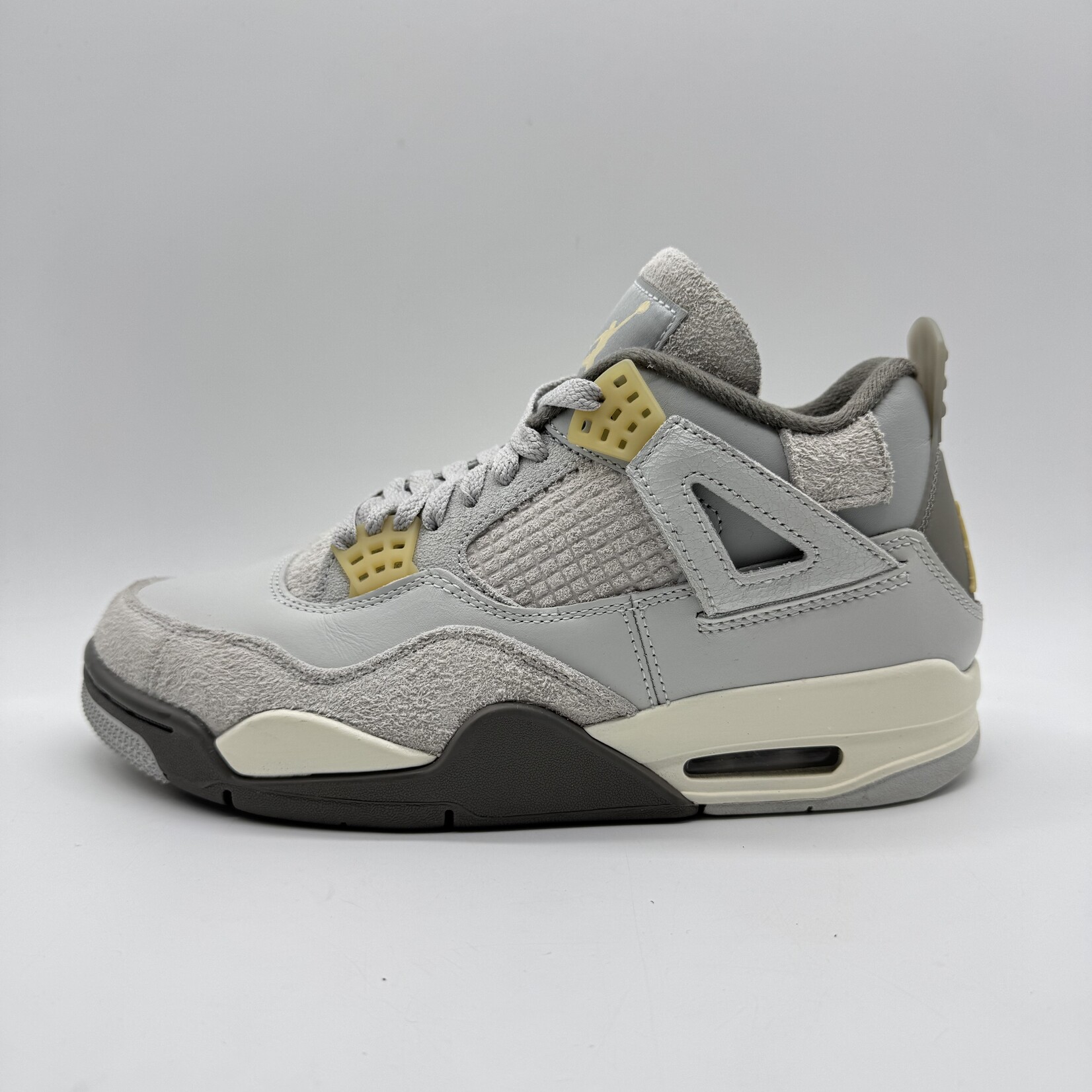 Jordan 4 Retro SE Craft Photon Dust