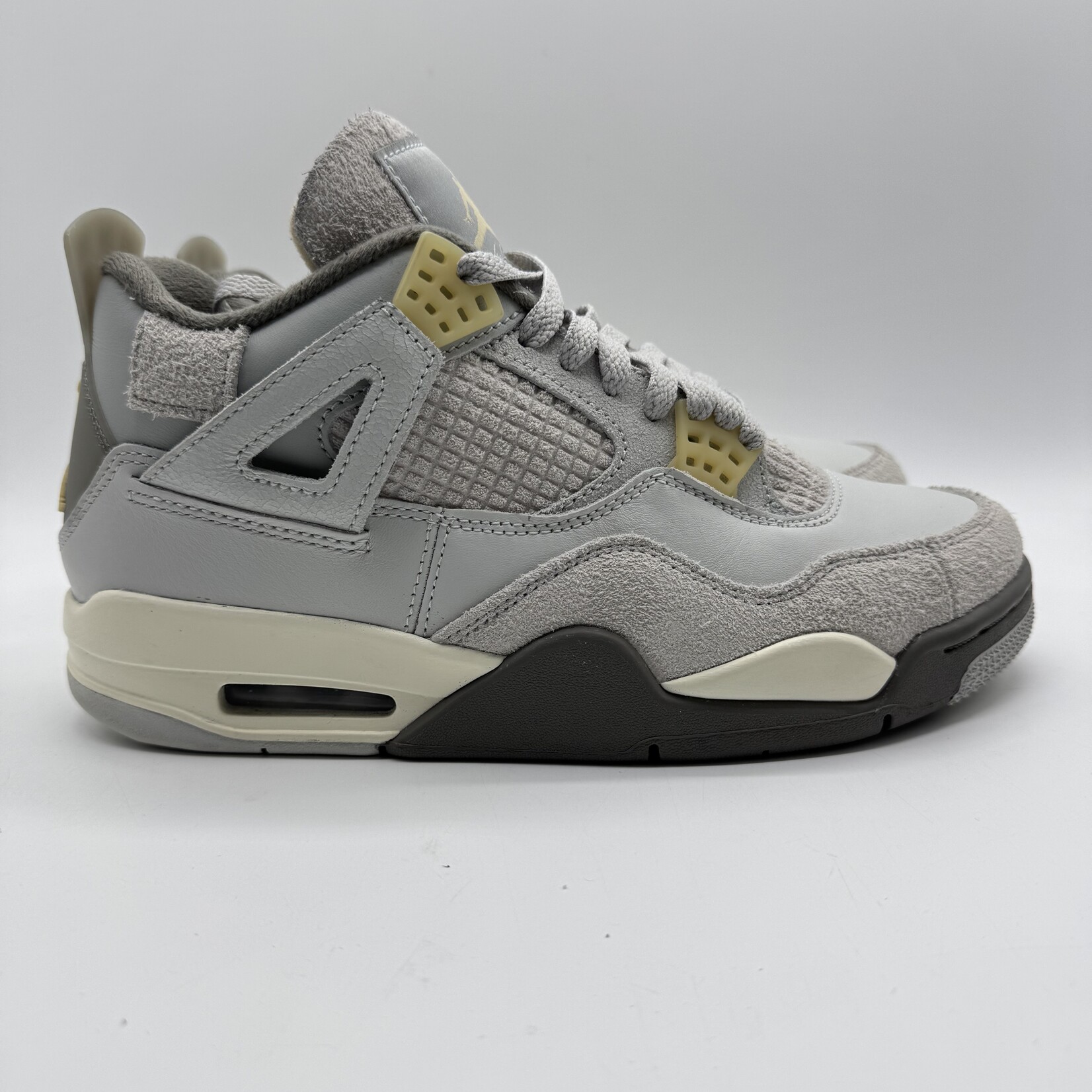 Jordan 4 Retro SE Craft Photon Dust