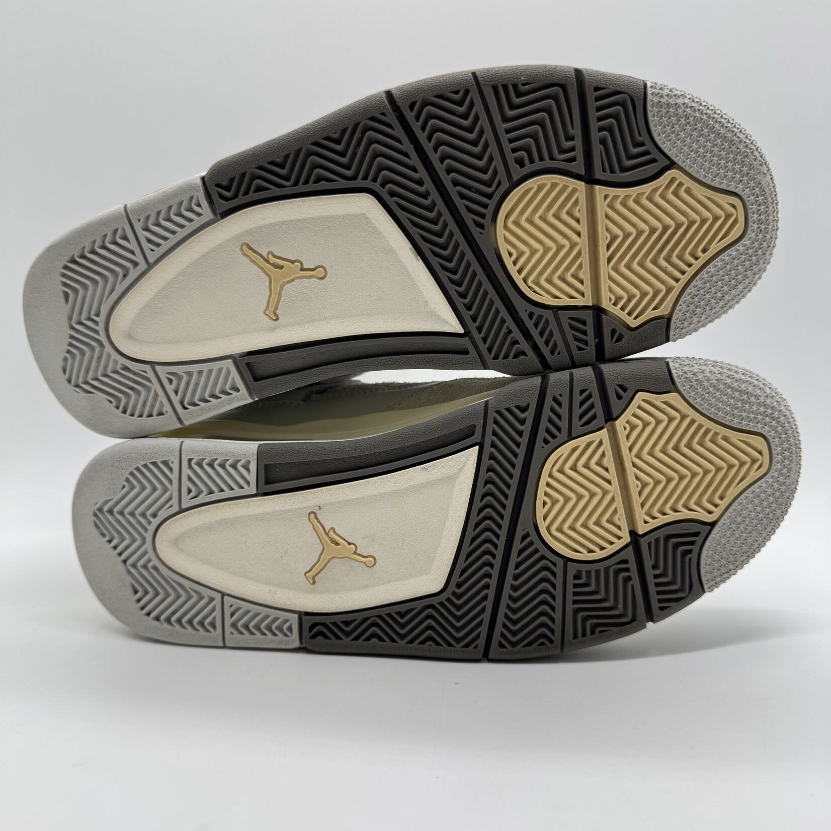 Jordan 4 Retro SE Craft Photon Dust