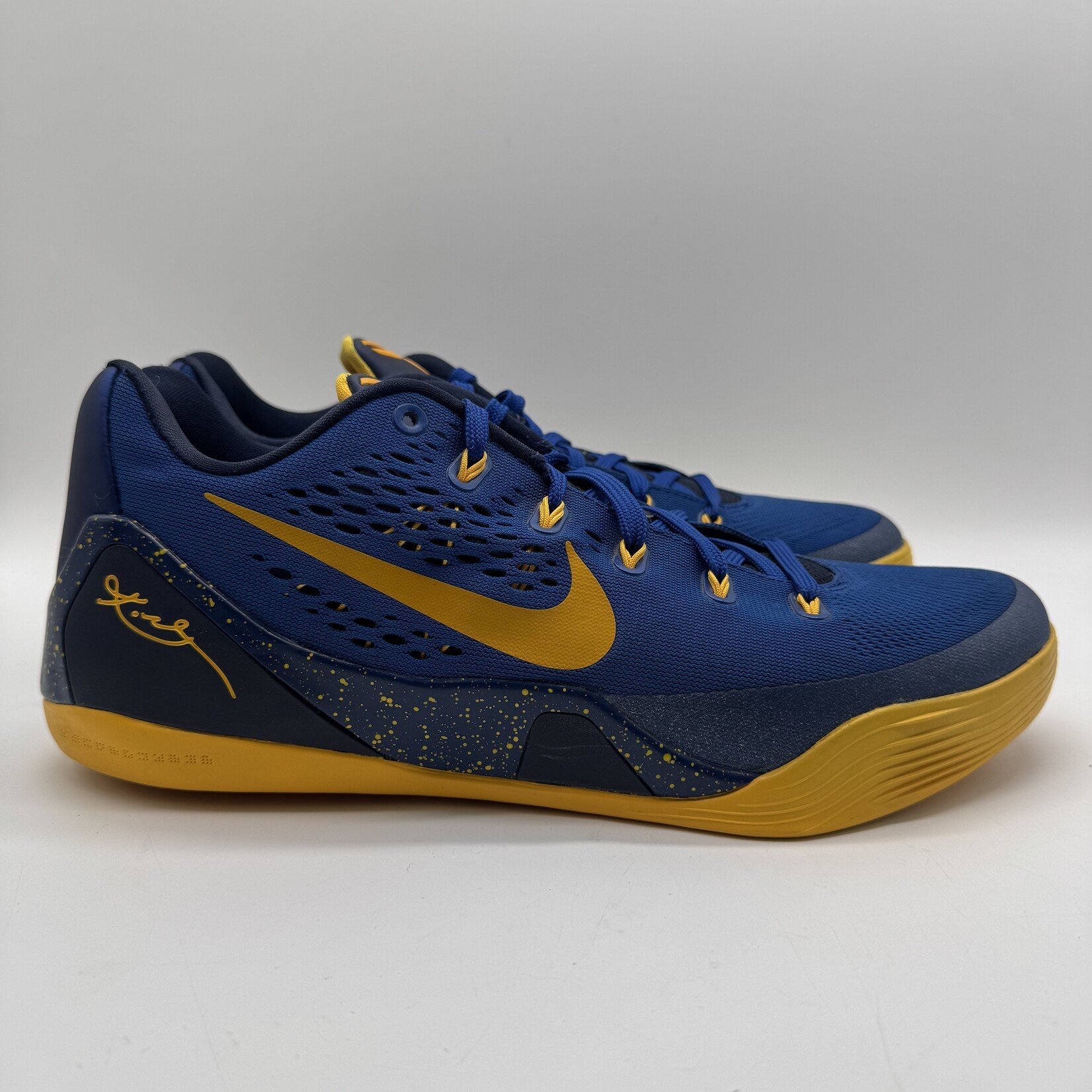Nike Kobe 9 EM Gym Blue University Gold
