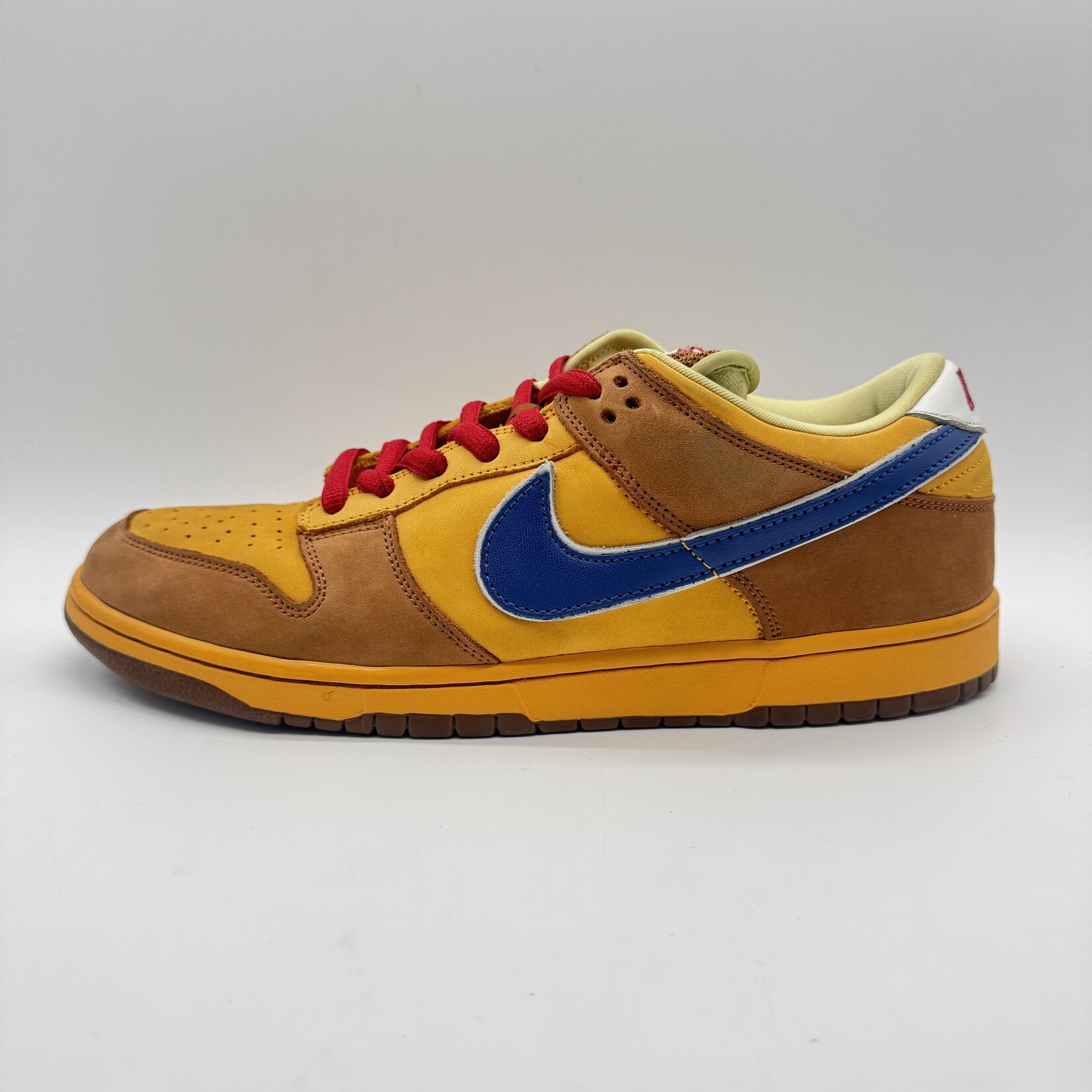 Nike SB Dunk Low Newcastle Brown Ale