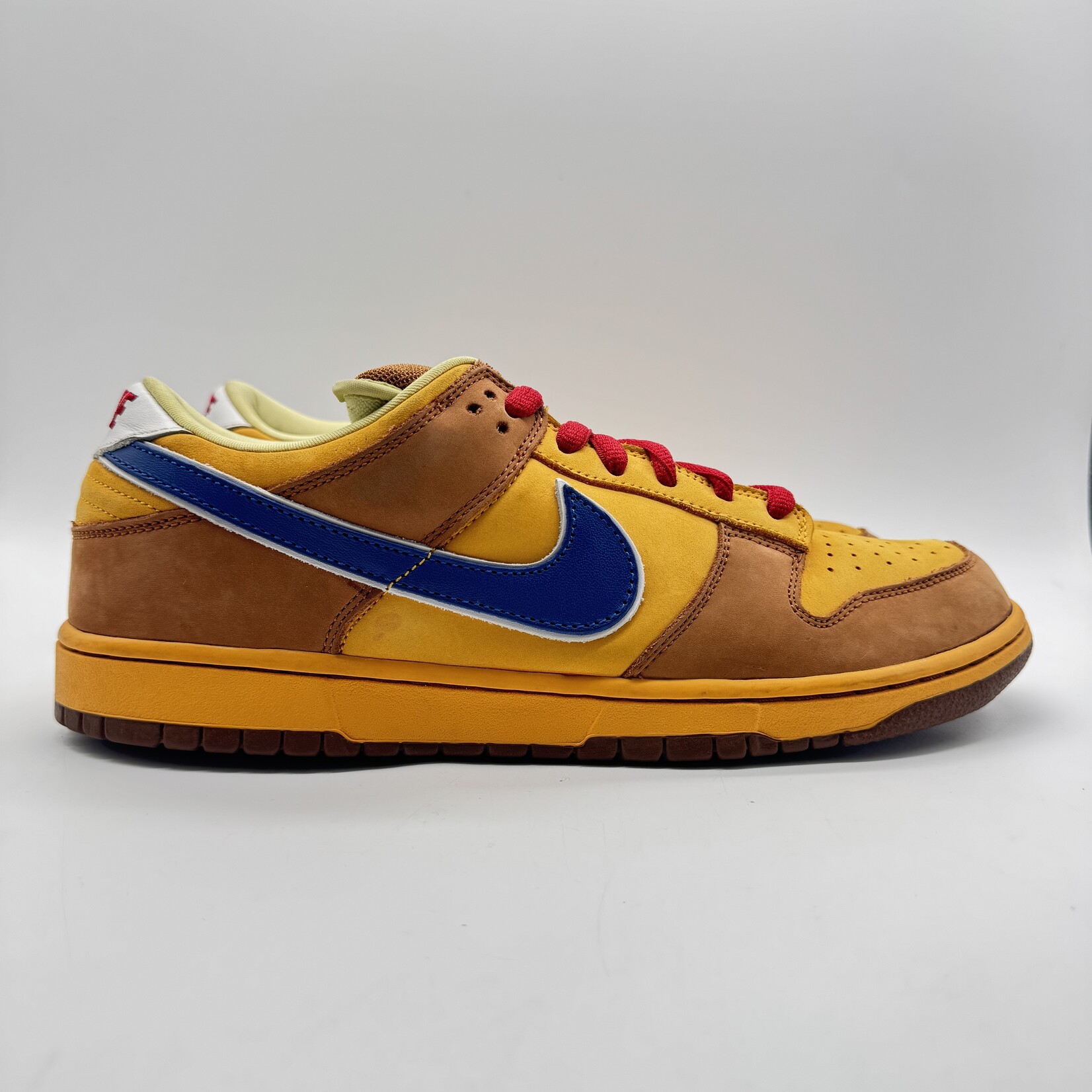 Nike SB Dunk Low Newcastle Brown Ale
