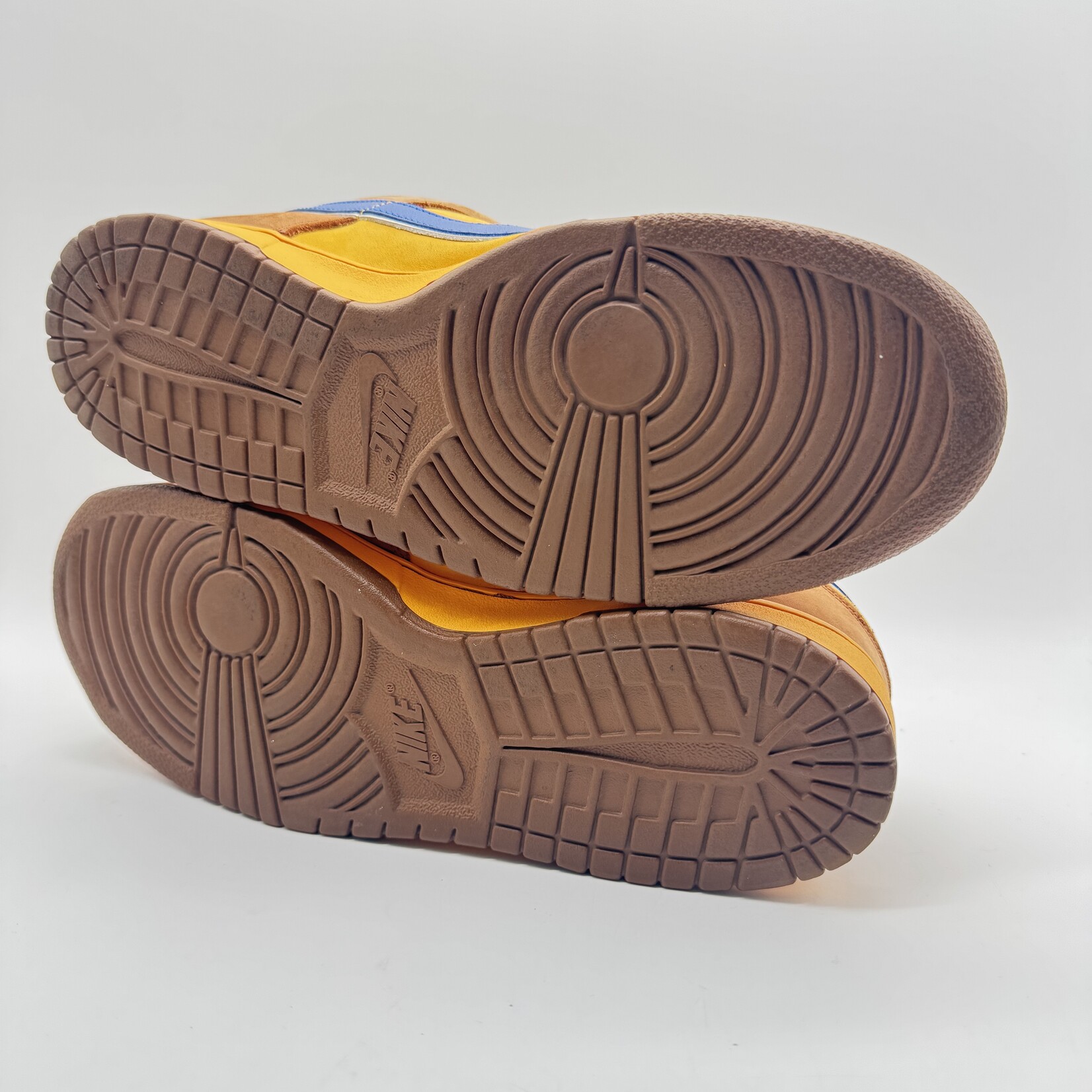 Nike SB Dunk Low Newcastle Brown Ale