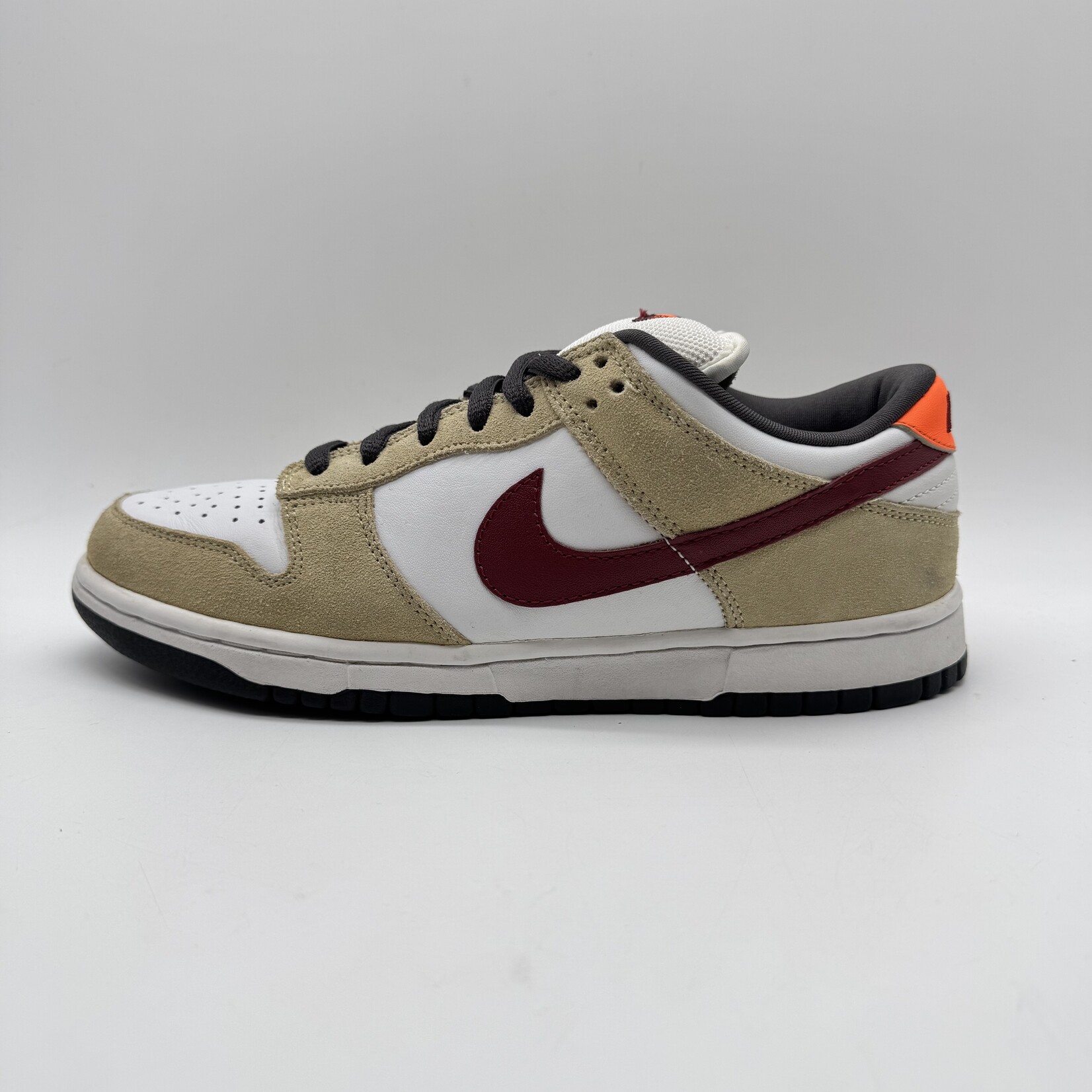 Nike SB Dunk Low Crimson