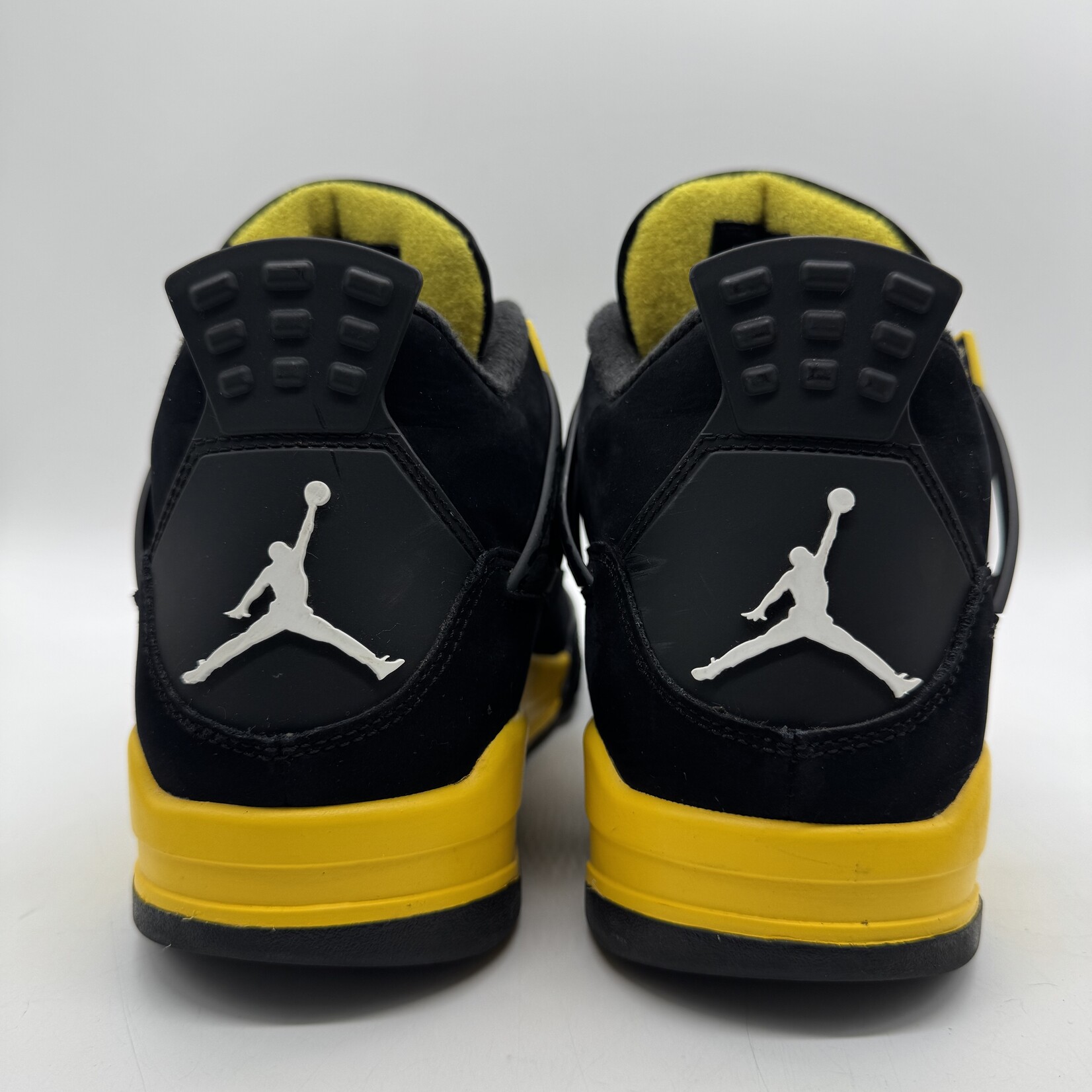 Jordan 4 Retro Thunder (2023)