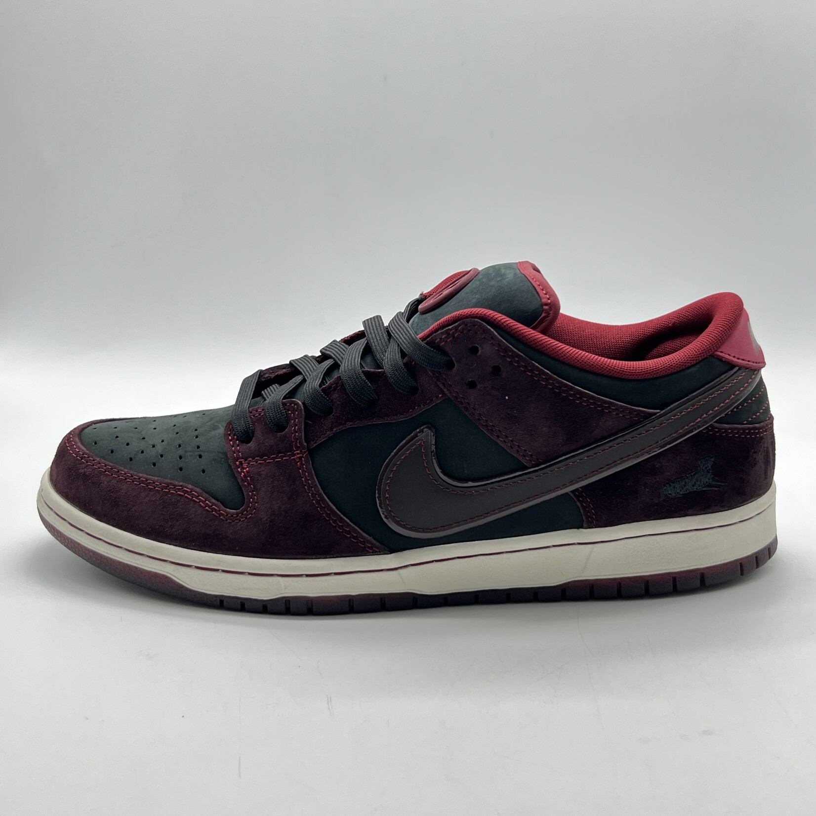 Nike SB Dunk Low Riot Skateshop