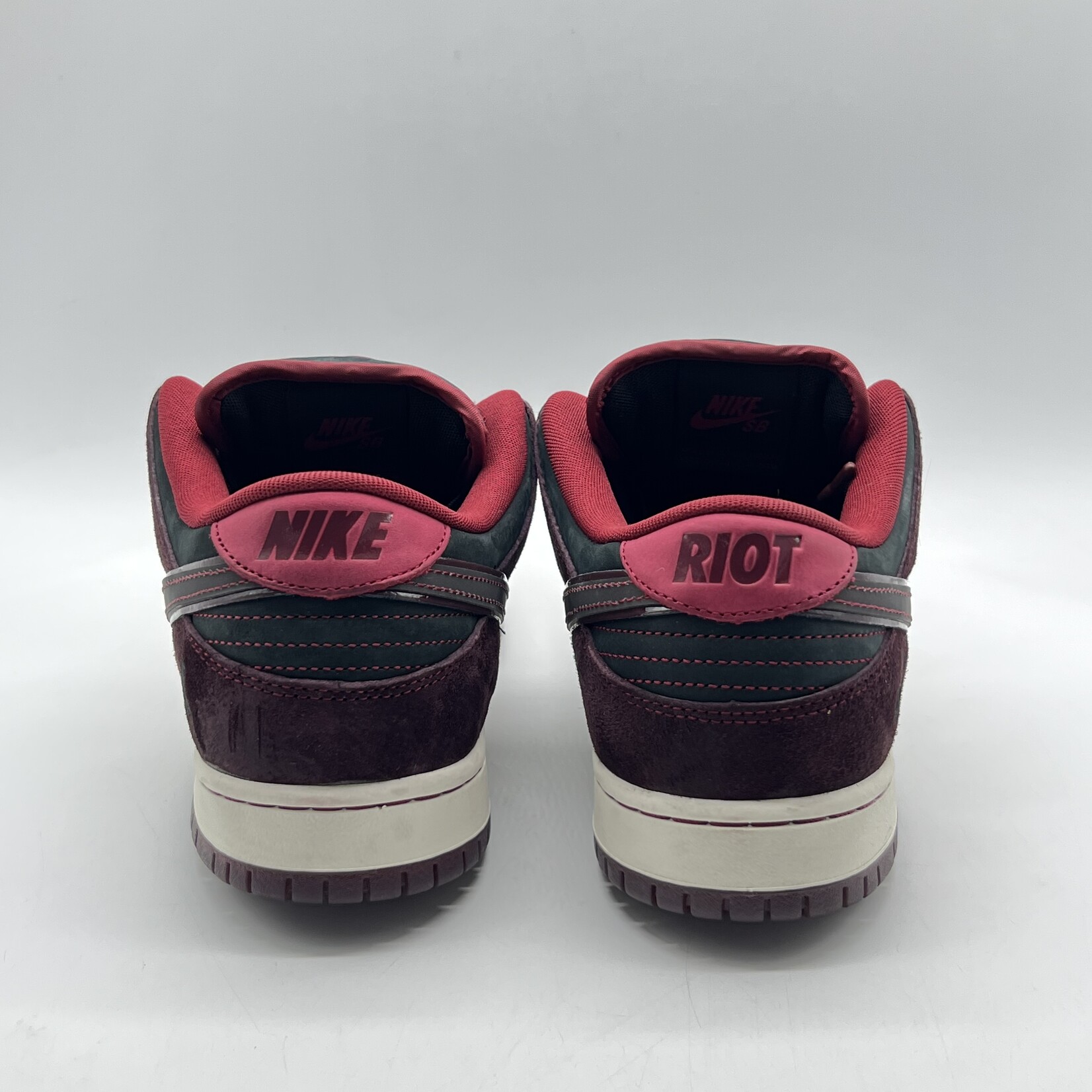 Nike SB Dunk Low Riot Skateshop