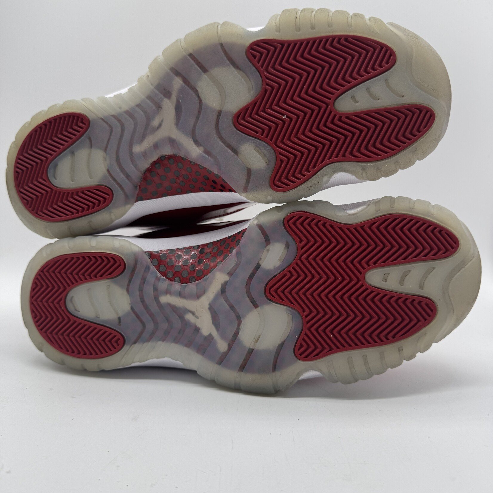 Jordan 11 Retro Cherry (2022)