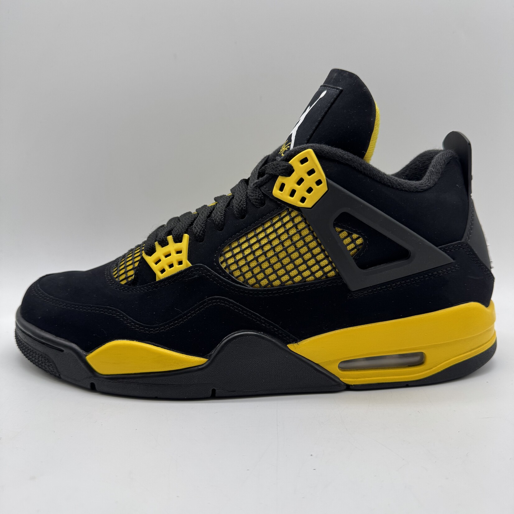 Jordan 4 Retro Thunder (2023)
