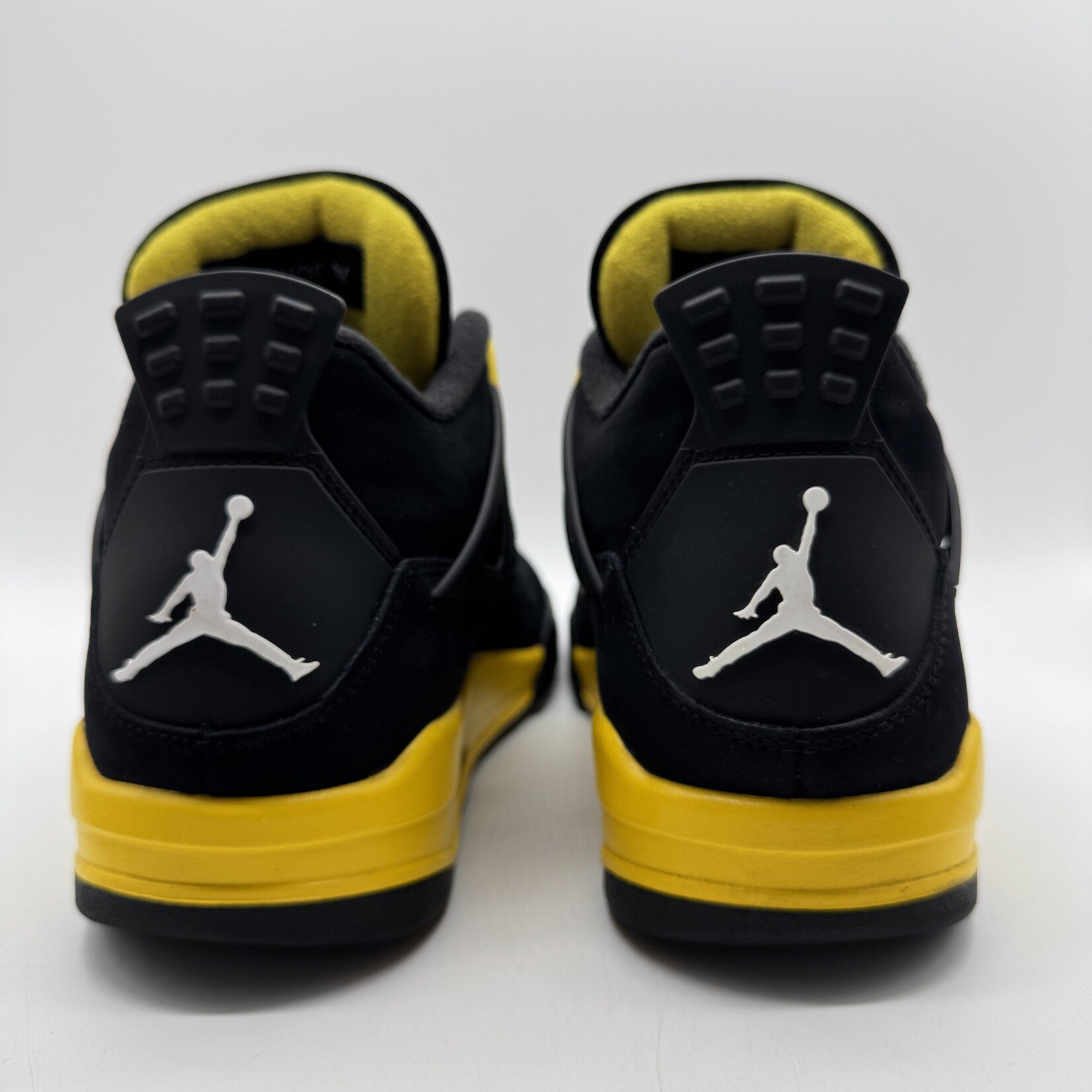 Jordan 4 Retro Thunder (2023)