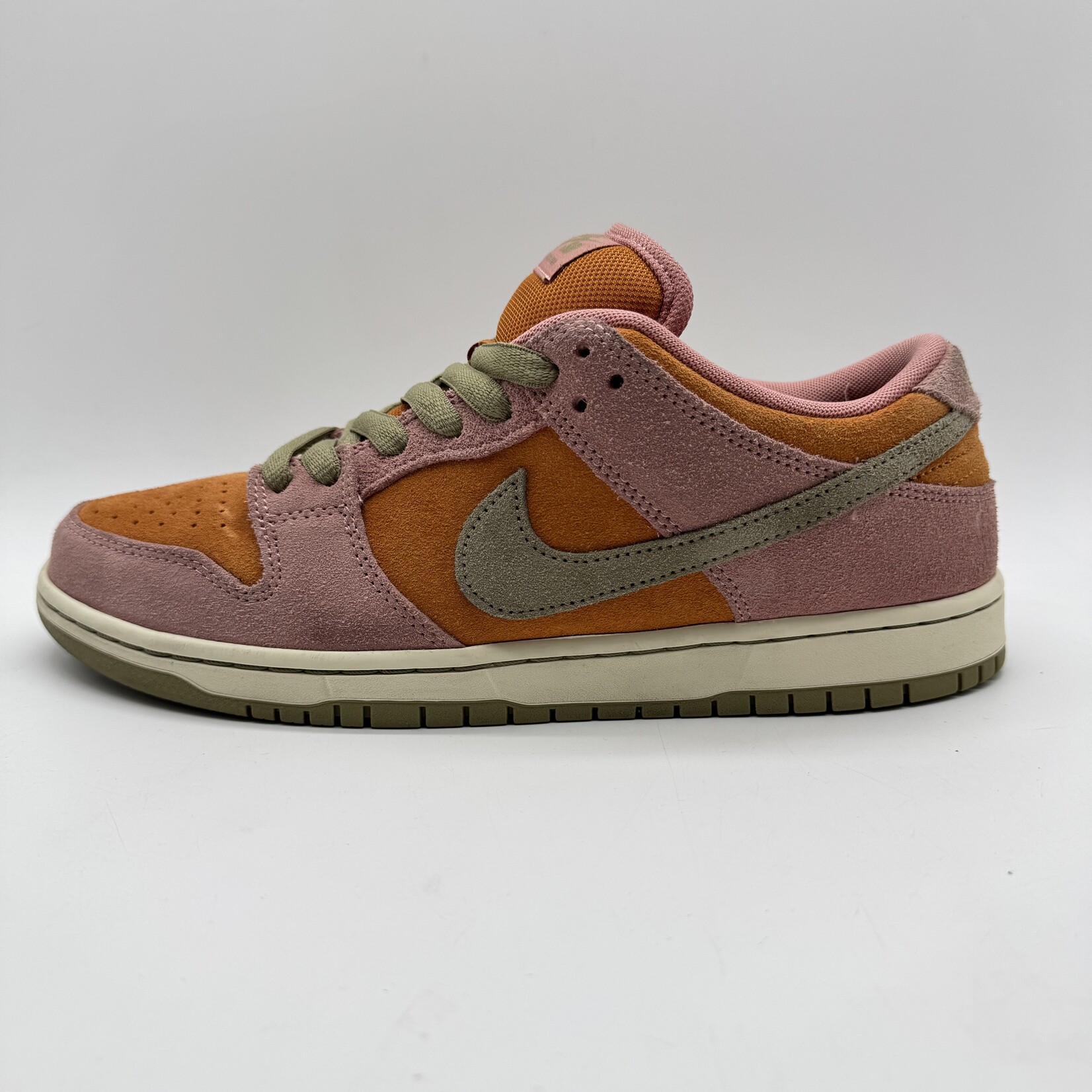 Nike SB Dunk Low Red Stardust