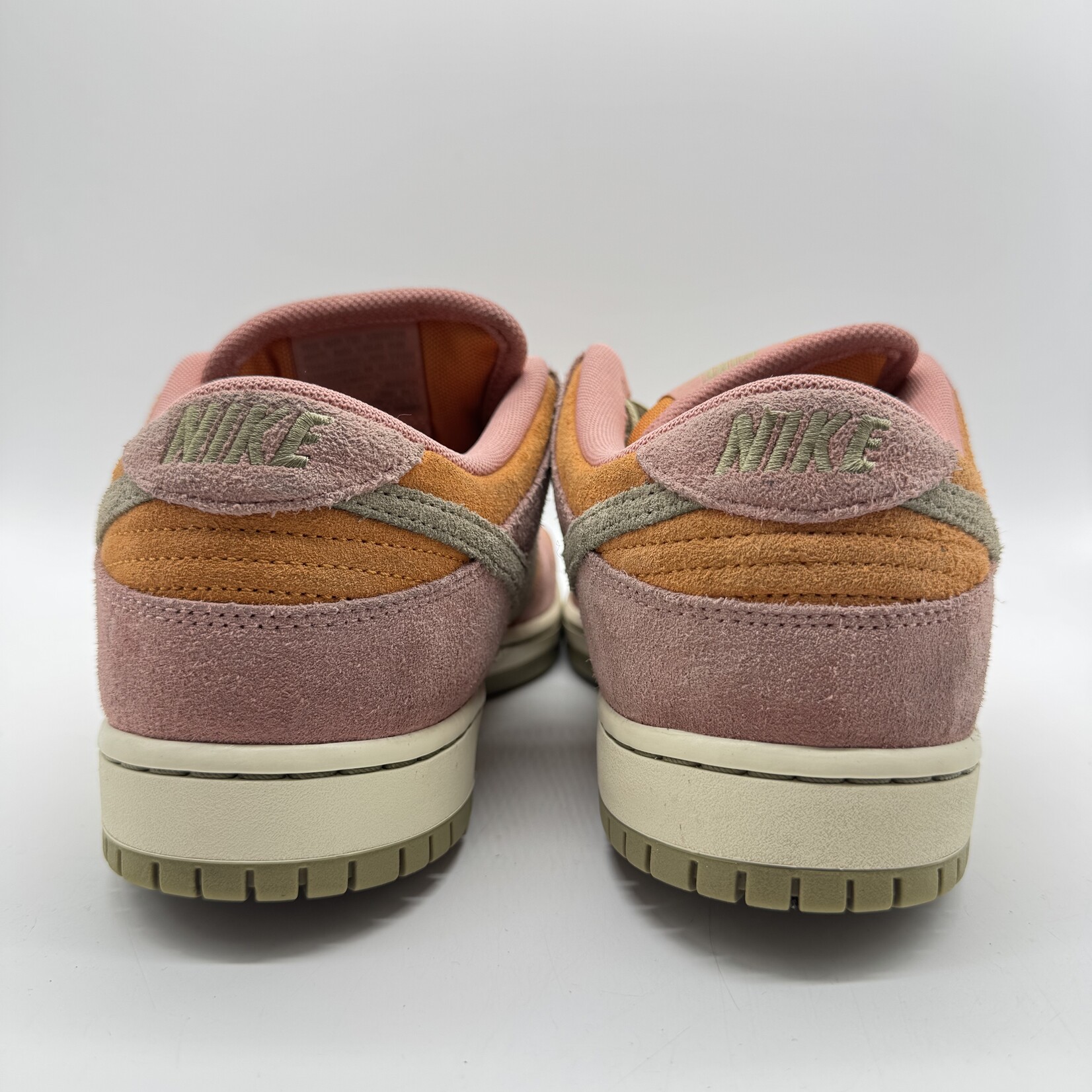 Nike SB Dunk Low Red Stardust