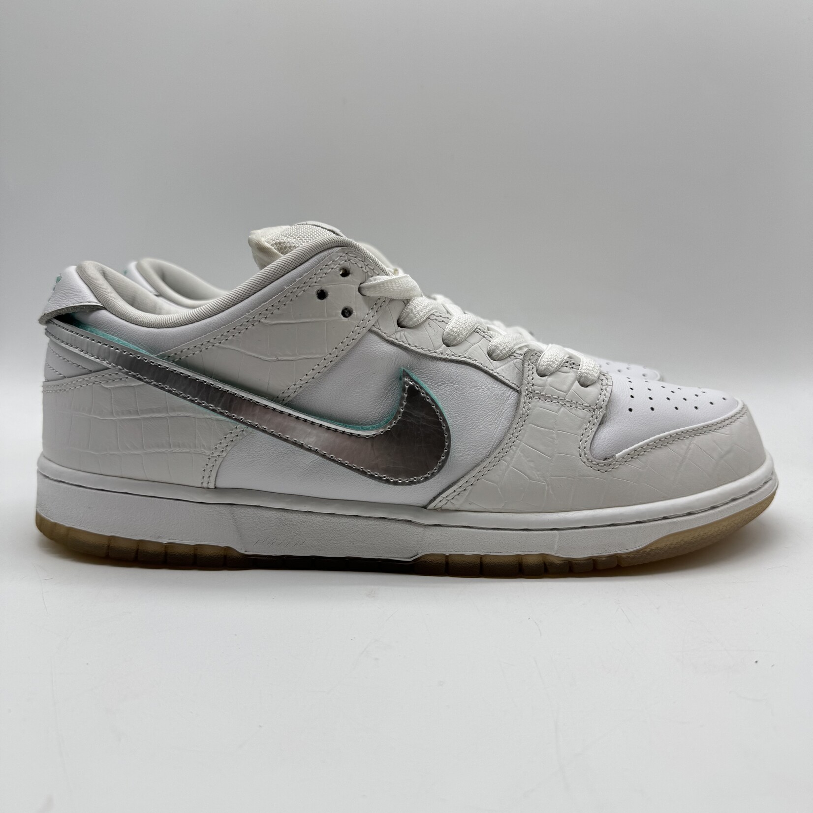 Nike SB Dunk Low Diamond Supply Co. White Diamond