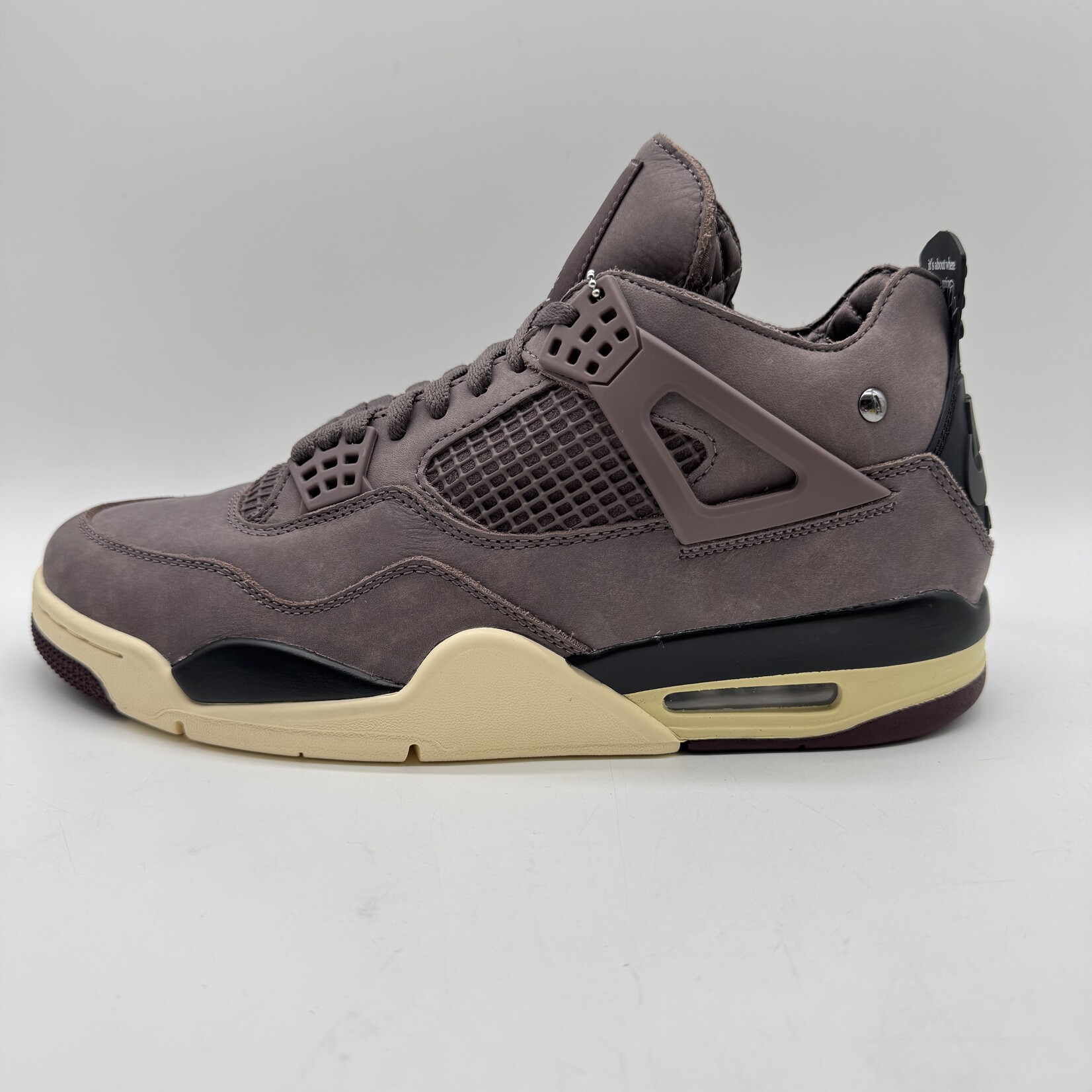 Jordan 4 Retro SP A Ma Maniére Violet Ore