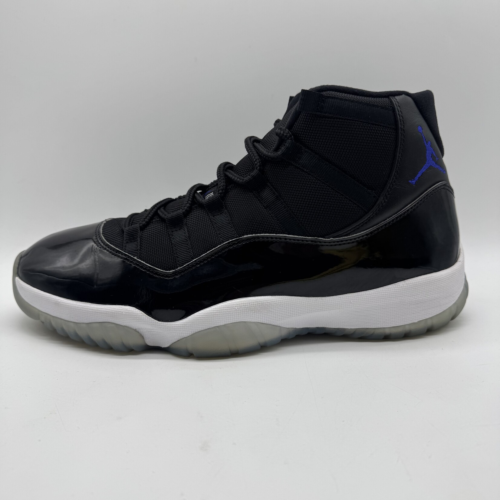 Jordan 11 Retro Space Jam (2016)