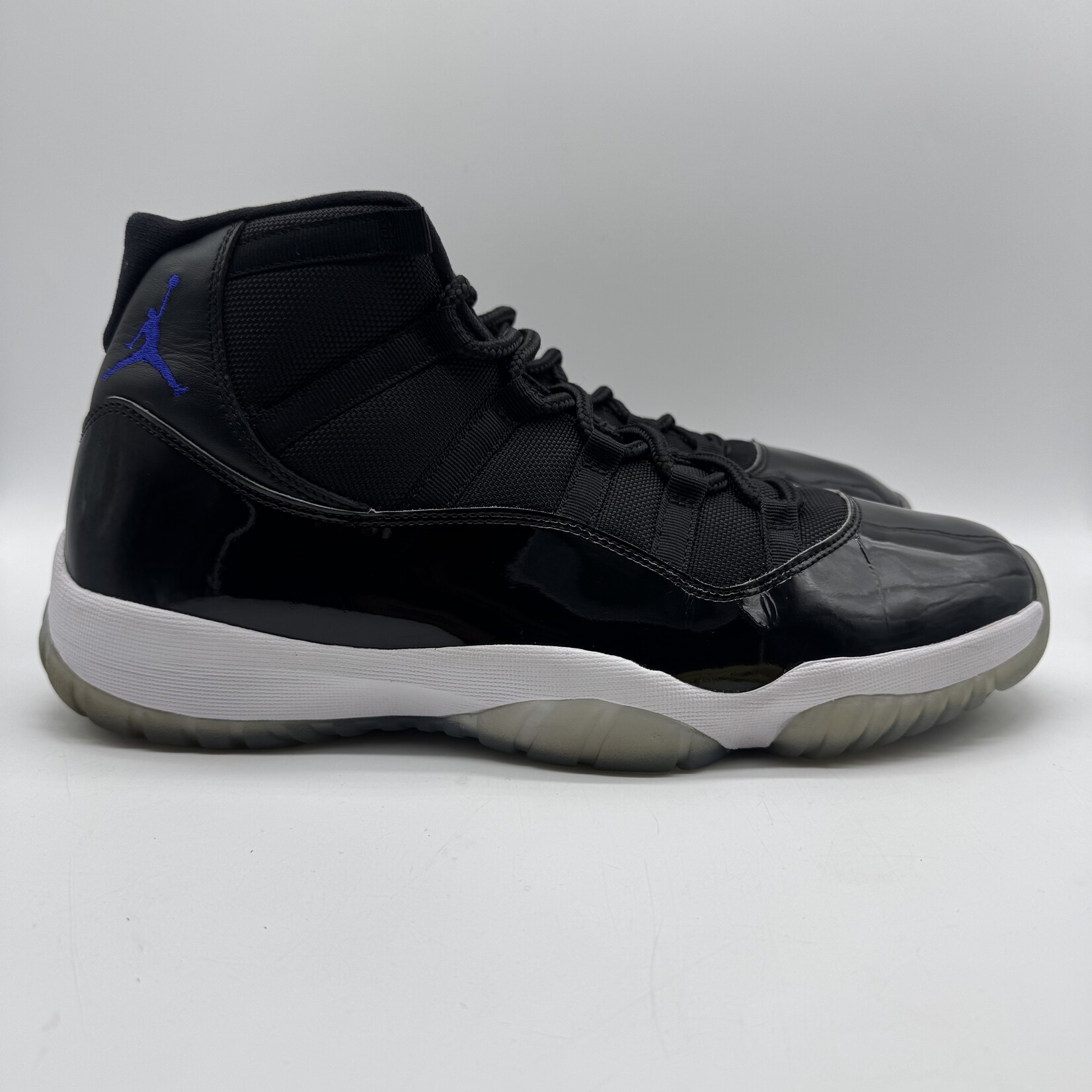 Jordan 11 Retro Space Jam (2016)