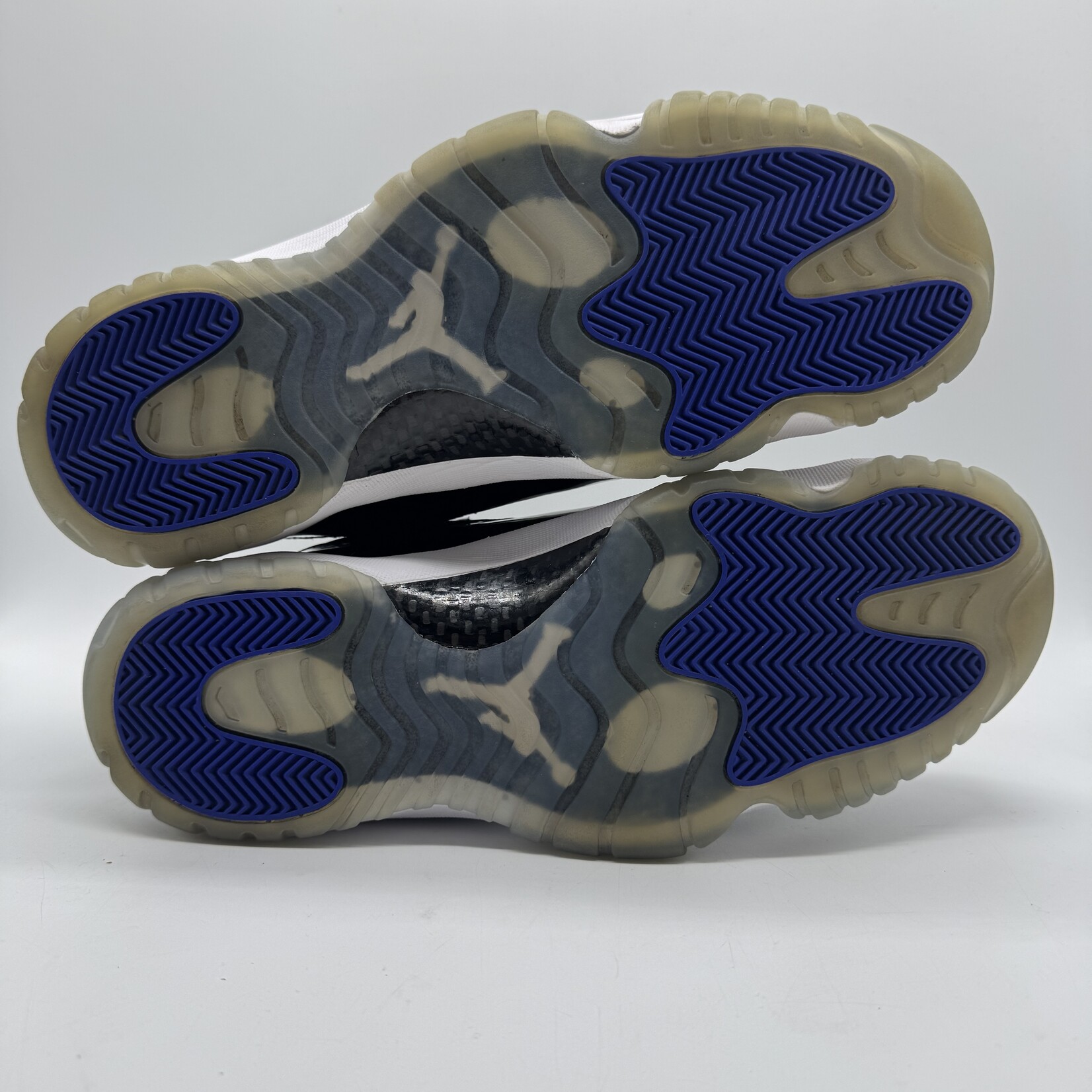 Jordan 11 Retro Space Jam (2016)