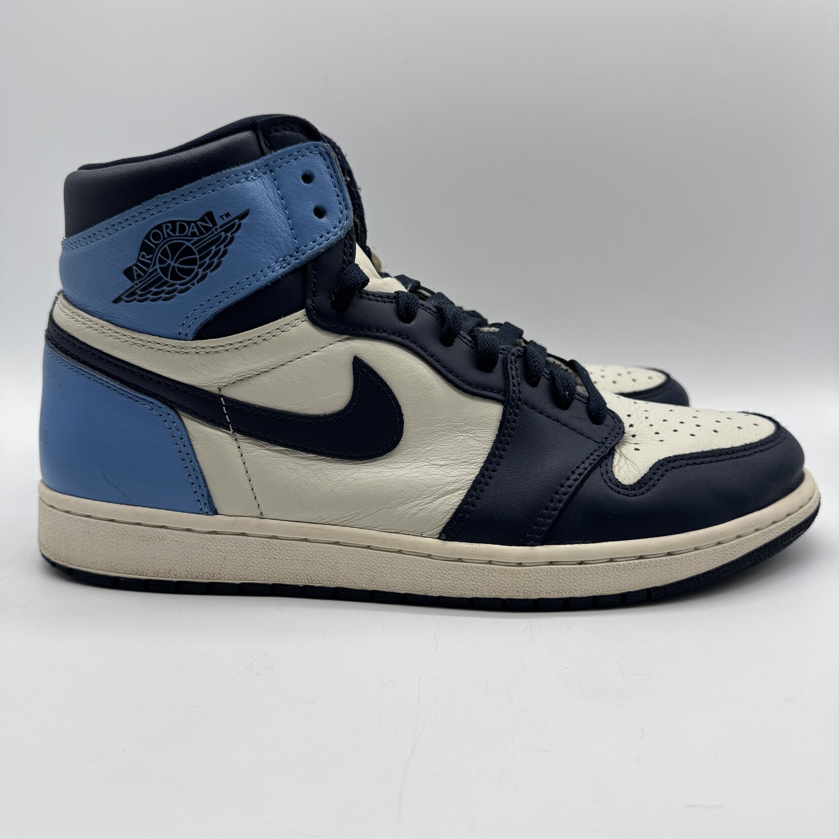 Jordan 1 Retro High Obsidian