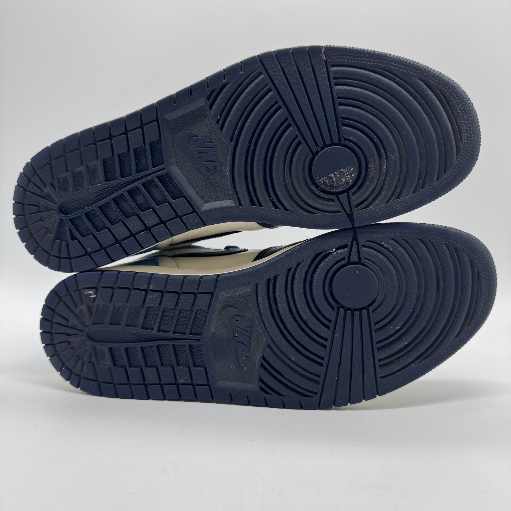 Jordan 1 Retro High Obsidian