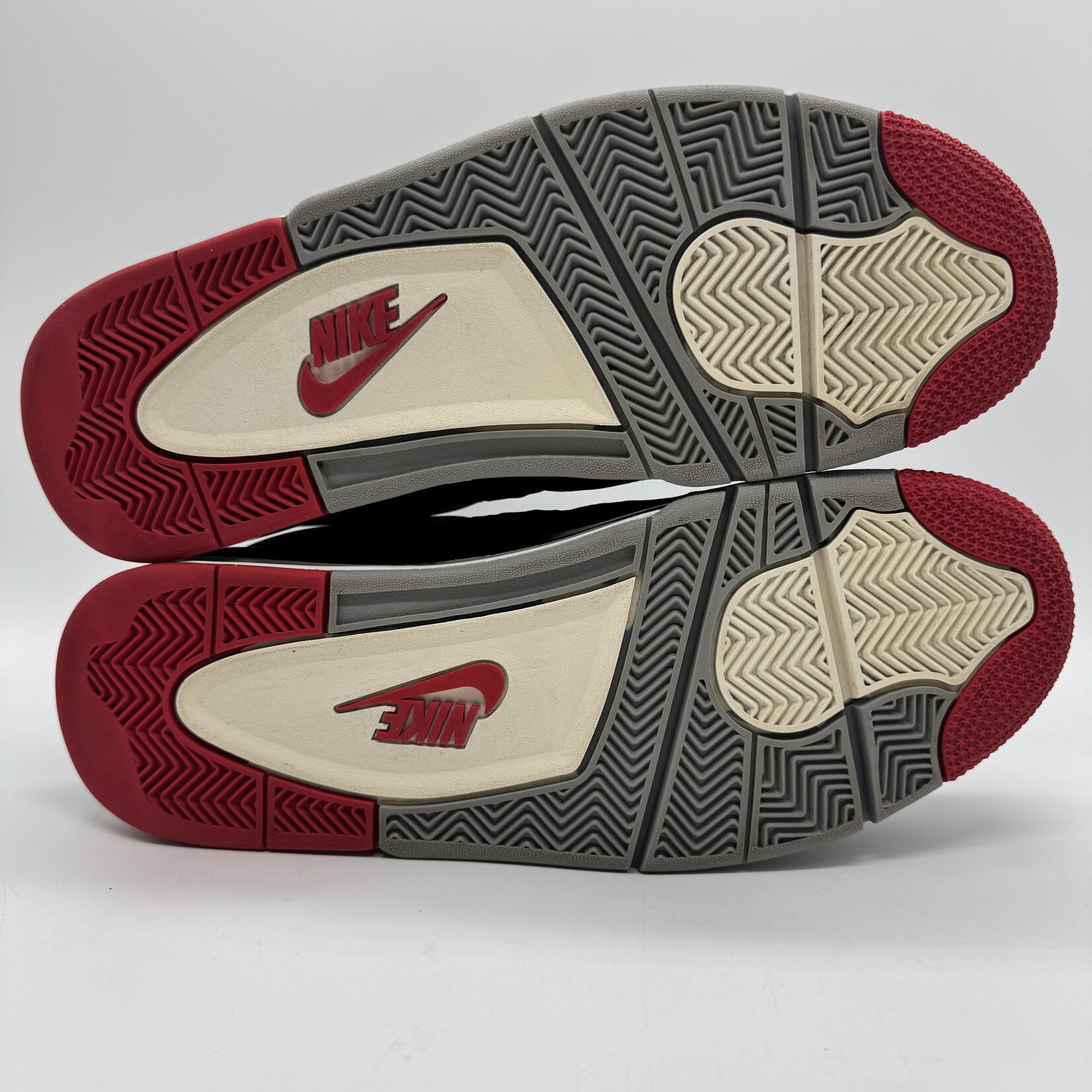 Jordan 4 Retro Bred (2019)