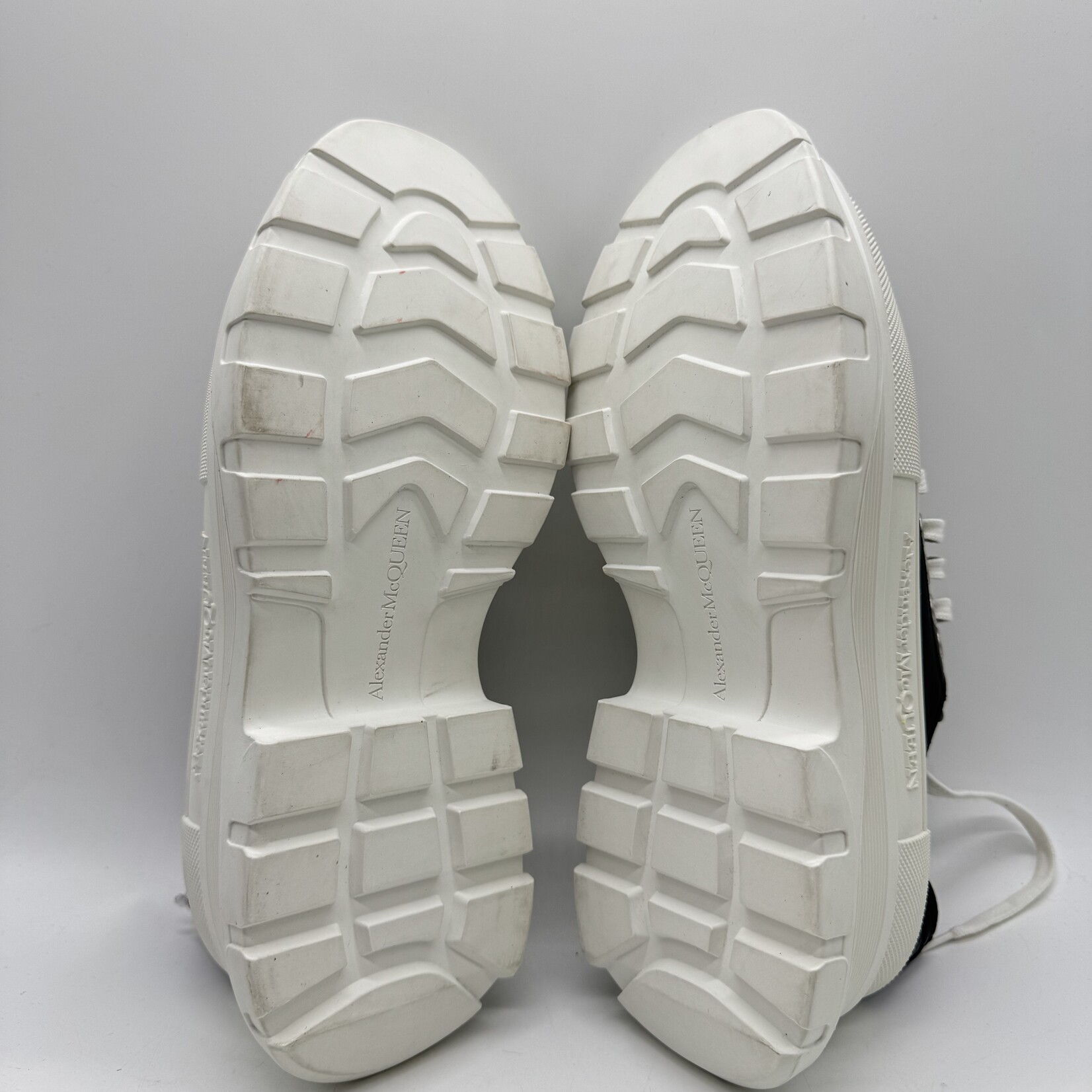 Alexander McQueen Tread Slick Low Lace Up