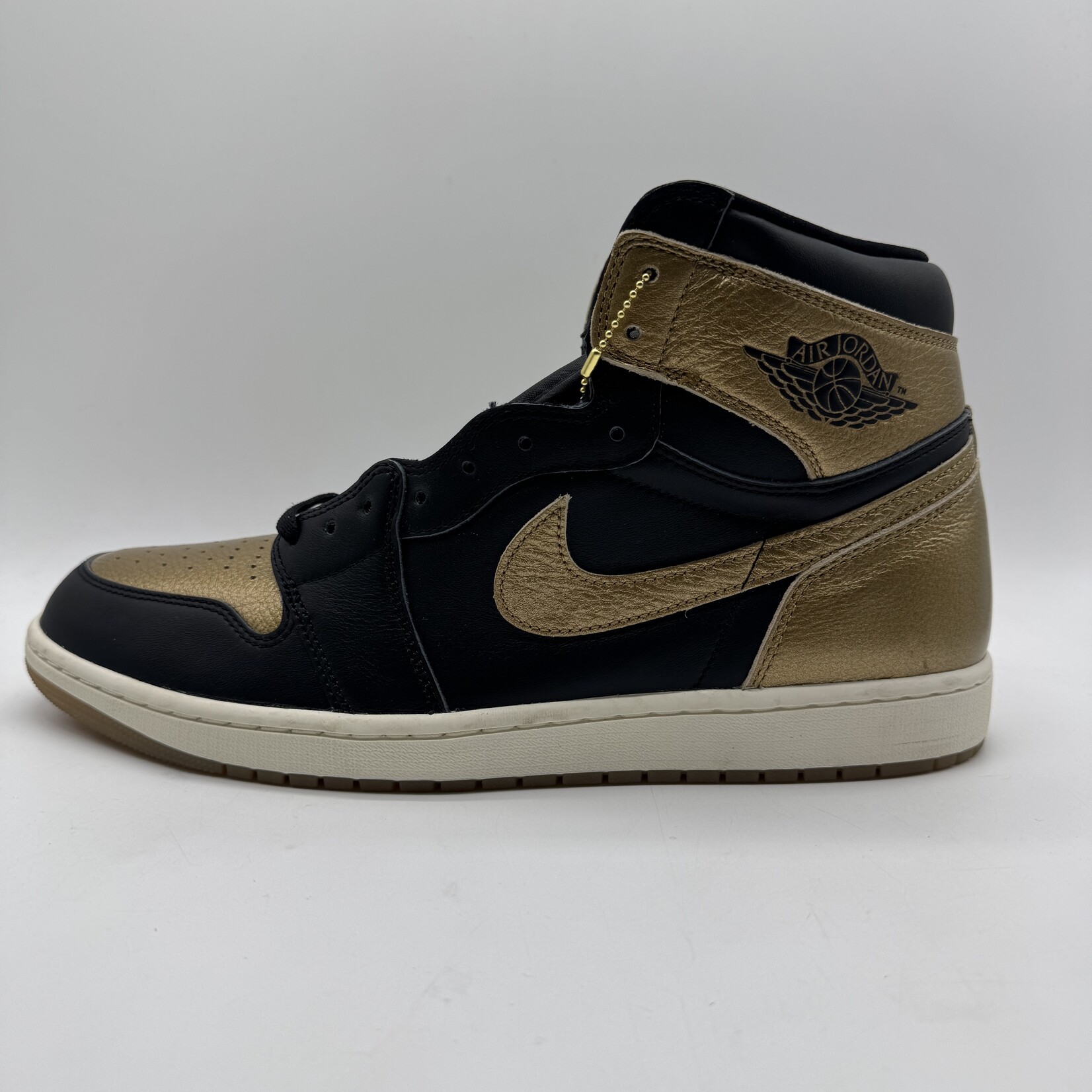 Jordan 1 Retro High OG Black Metallic Gold